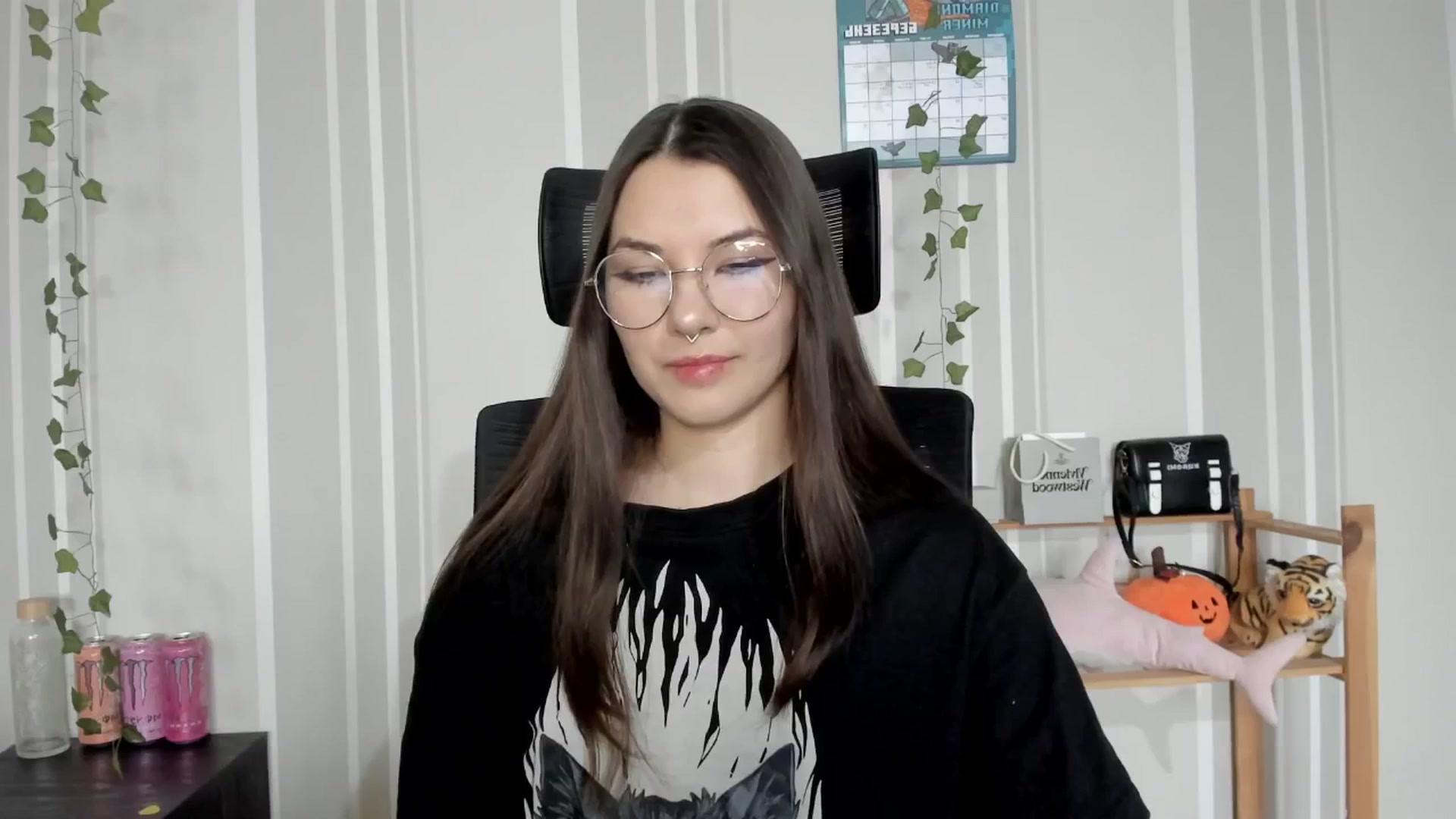 Gallery image thumbnail from AmnesiaGirl1's myfreecams stream on, 03/23/2025, 15:18 image 4 of 20