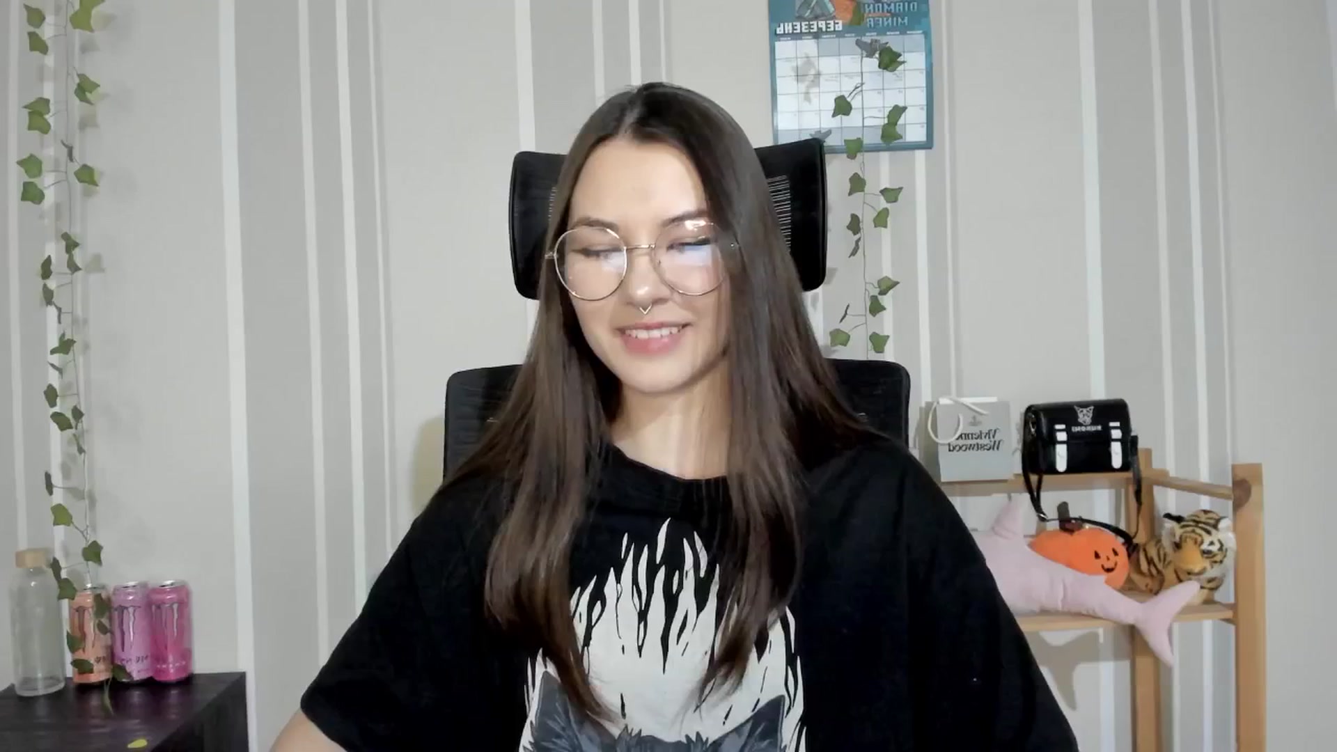 Gallery image thumbnail from AmnesiaGirl1's myfreecams stream on, 03/23/2025, 16:49 image 14 of 20