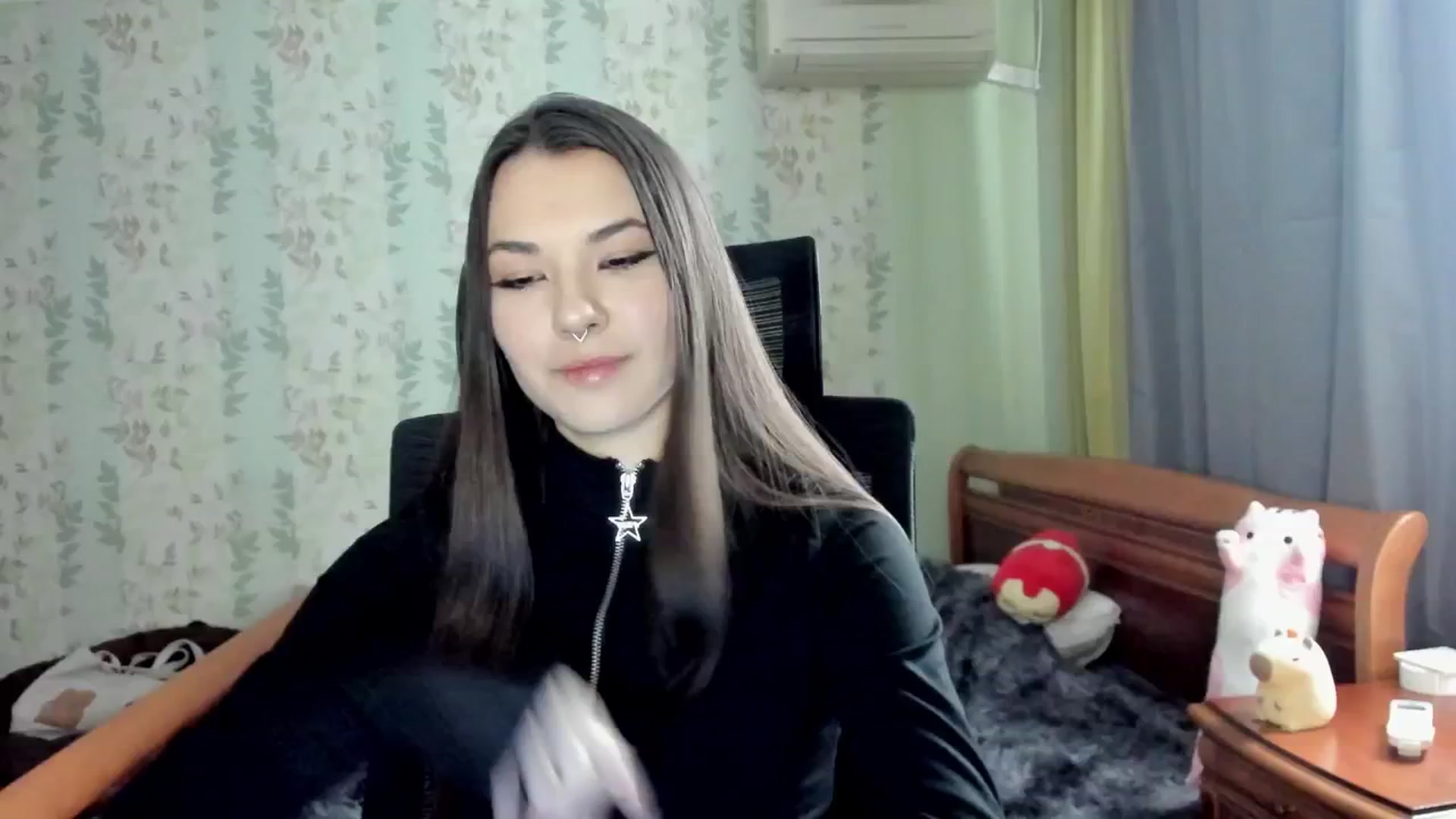 Gallery image thumbnail from AmnesiaGirl1's myfreecams stream on, 03/24/2025, 11:06 image 7 of 20