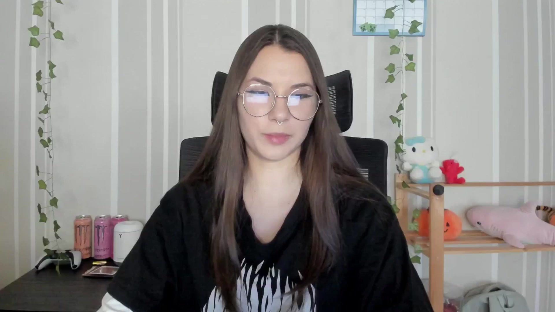 Gallery image thumbnail from AmnesiaGirl1's myfreecams stream on, 04/11/2025, 12:25 image 15 of 20