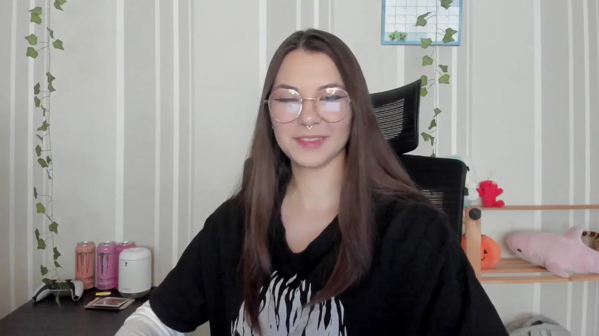 Gallery image thumbnail from AmnesiaGirl1's myfreecams stream on, 04/11/2025, 12:25 image 8 of 20