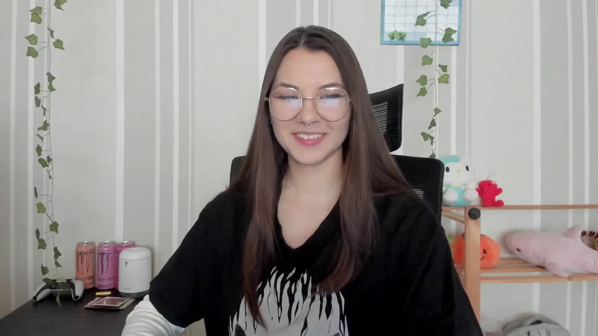 Gallery image thumbnail from AmnesiaGirl1's myfreecams stream on, 04/11/2025, 12:25 image 2 of 20