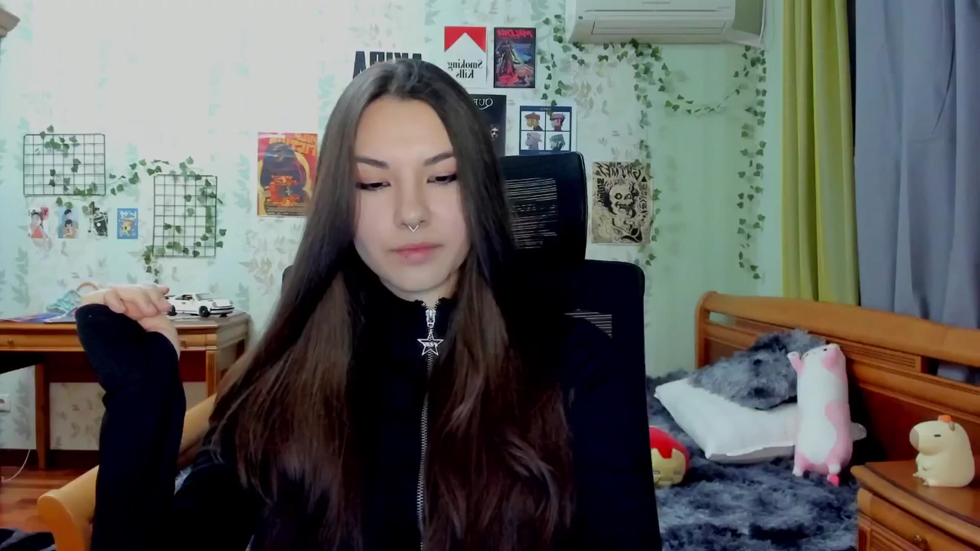 Gallery image thumbnail from AmnesiaGirl1's myfreecams stream on, 04/14/2025, 20:19 image 17 of 20