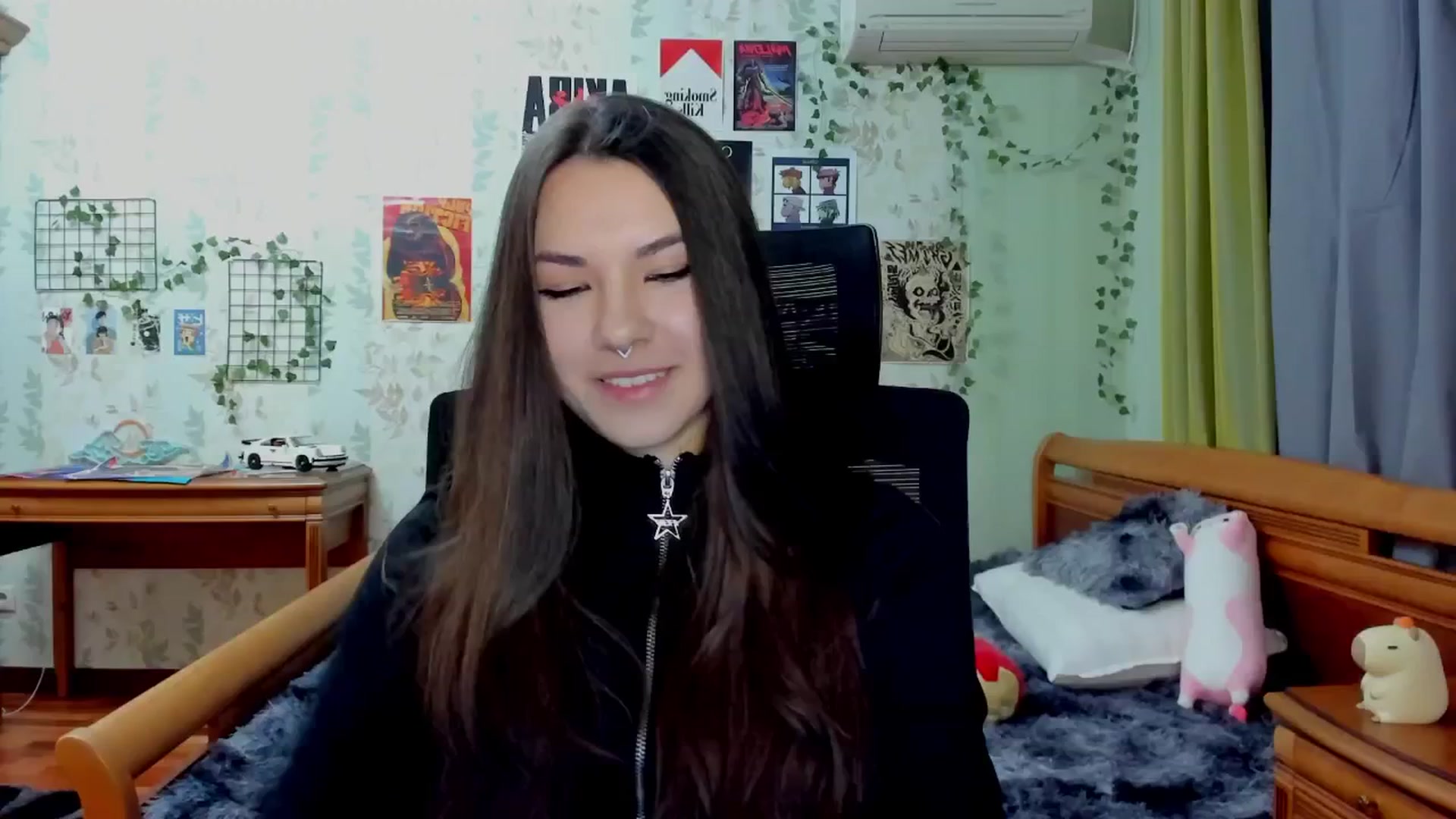 Gallery image thumbnail from AmnesiaGirl1's myfreecams stream on, 04/14/2025, 20:19 image 18 of 20