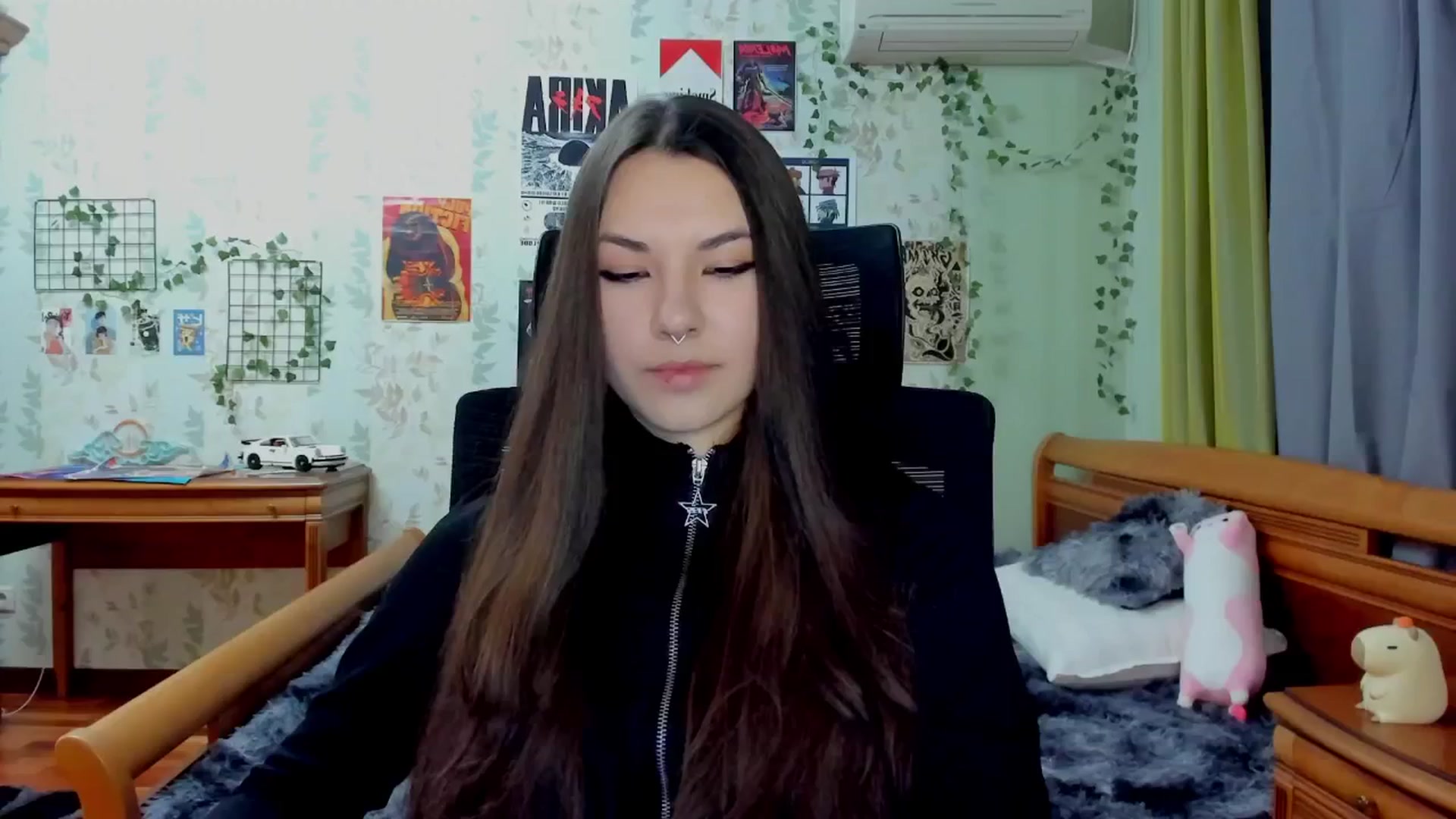 Gallery image thumbnail from AmnesiaGirl1's myfreecams stream on, 04/14/2025, 20:19 image 5 of 20
