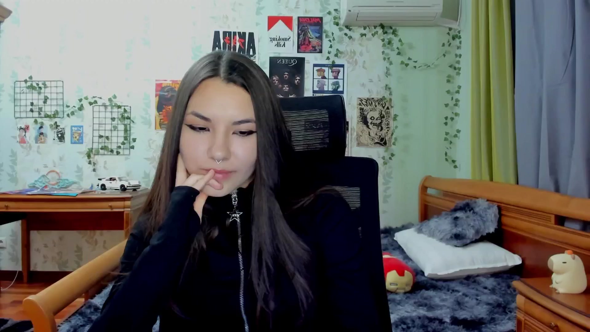 Gallery image thumbnail from AmnesiaGirl1's myfreecams stream on, 04/14/2025, 21:52 image 15 of 20
