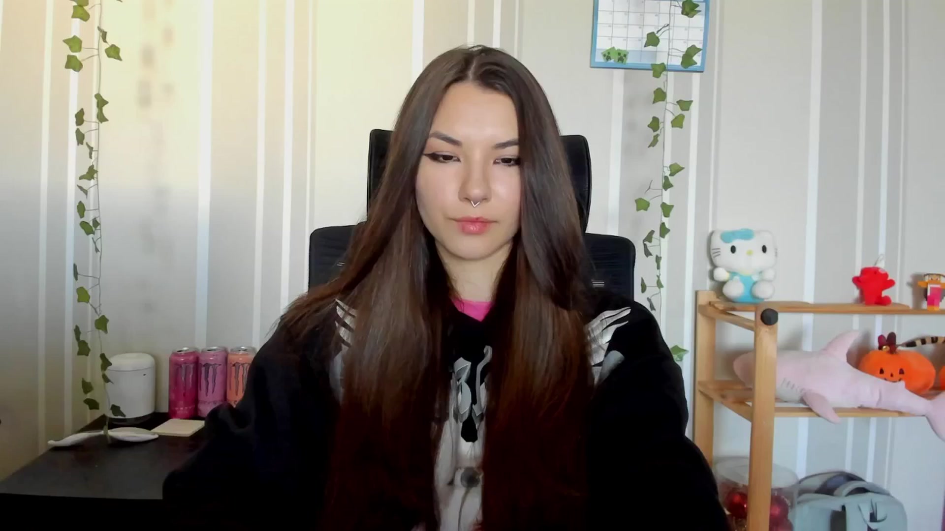 Gallery image thumbnail from AmnesiaGirl1's myfreecams stream on, 04/19/2025, 15:11 image 1 of 20