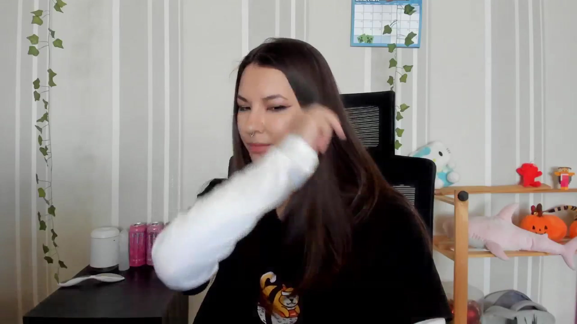 Gallery image thumbnail from AmnesiaGirl1's myfreecams stream on, 04/20/2025, 11:23 image 9 of 20