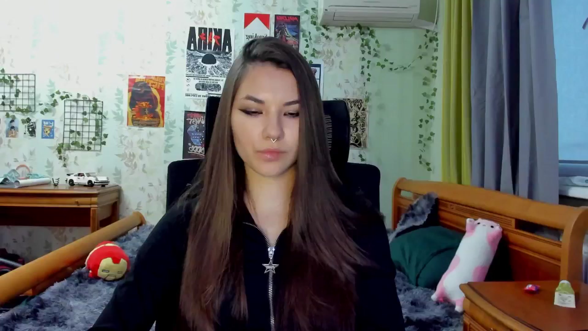 Gallery image thumbnail from AmnesiaGirl1's myfreecams stream on, 05/06/2025, 17:25 image 13 of 20