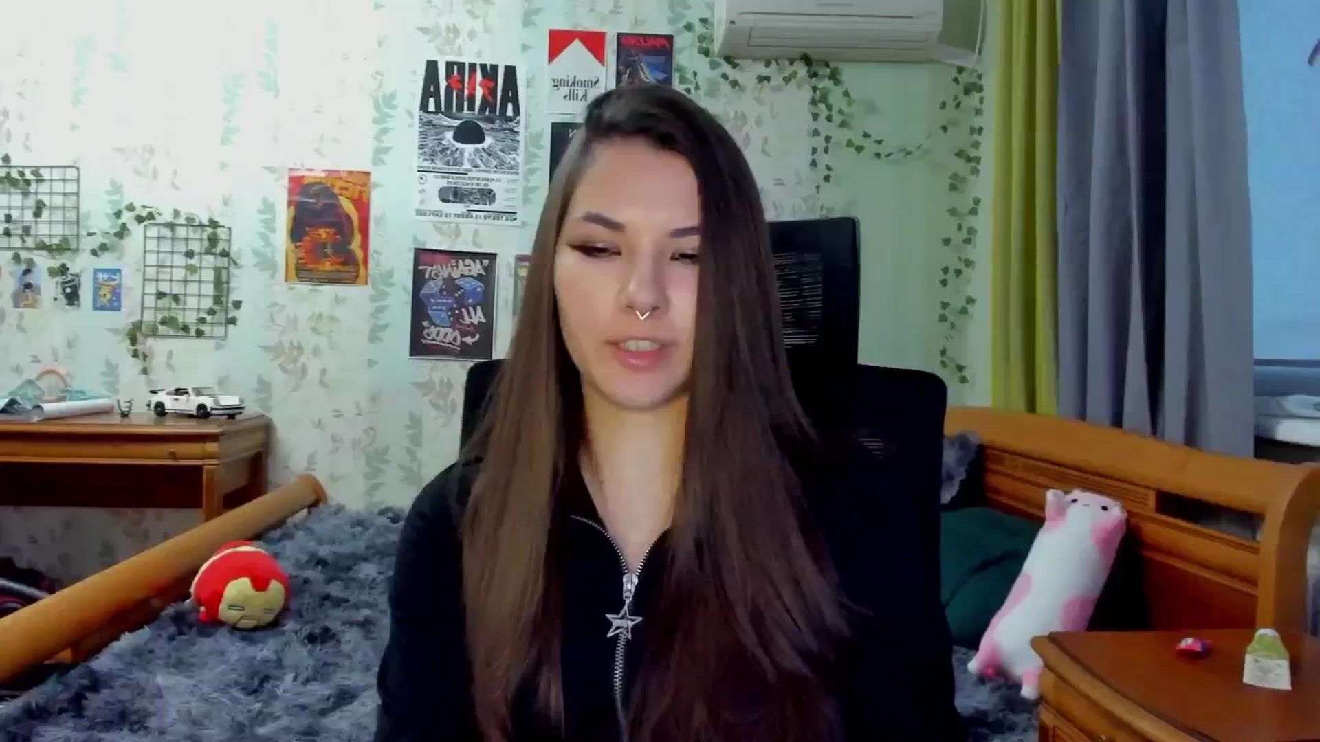 Gallery image thumbnail from AmnesiaGirl1's myfreecams stream on, 05/06/2025, 17:25 image 14 of 20