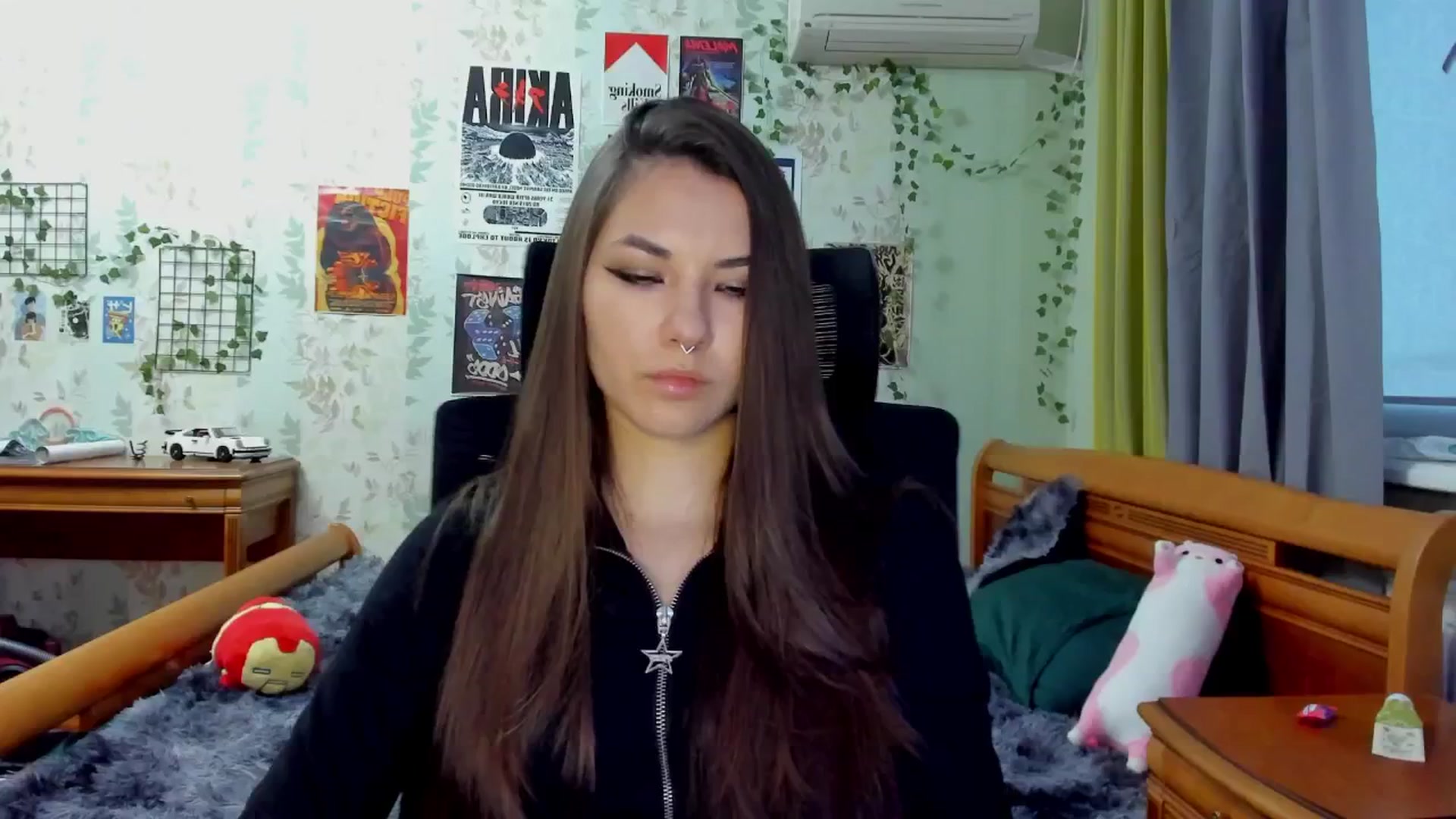 Gallery image thumbnail from AmnesiaGirl1's myfreecams stream on, 05/06/2025, 17:25 image 9 of 20