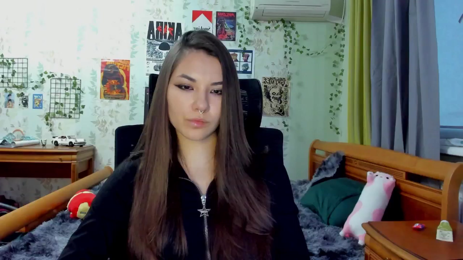 Gallery image thumbnail from AmnesiaGirl1's myfreecams stream on, 05/06/2025, 17:25 image 15 of 20
