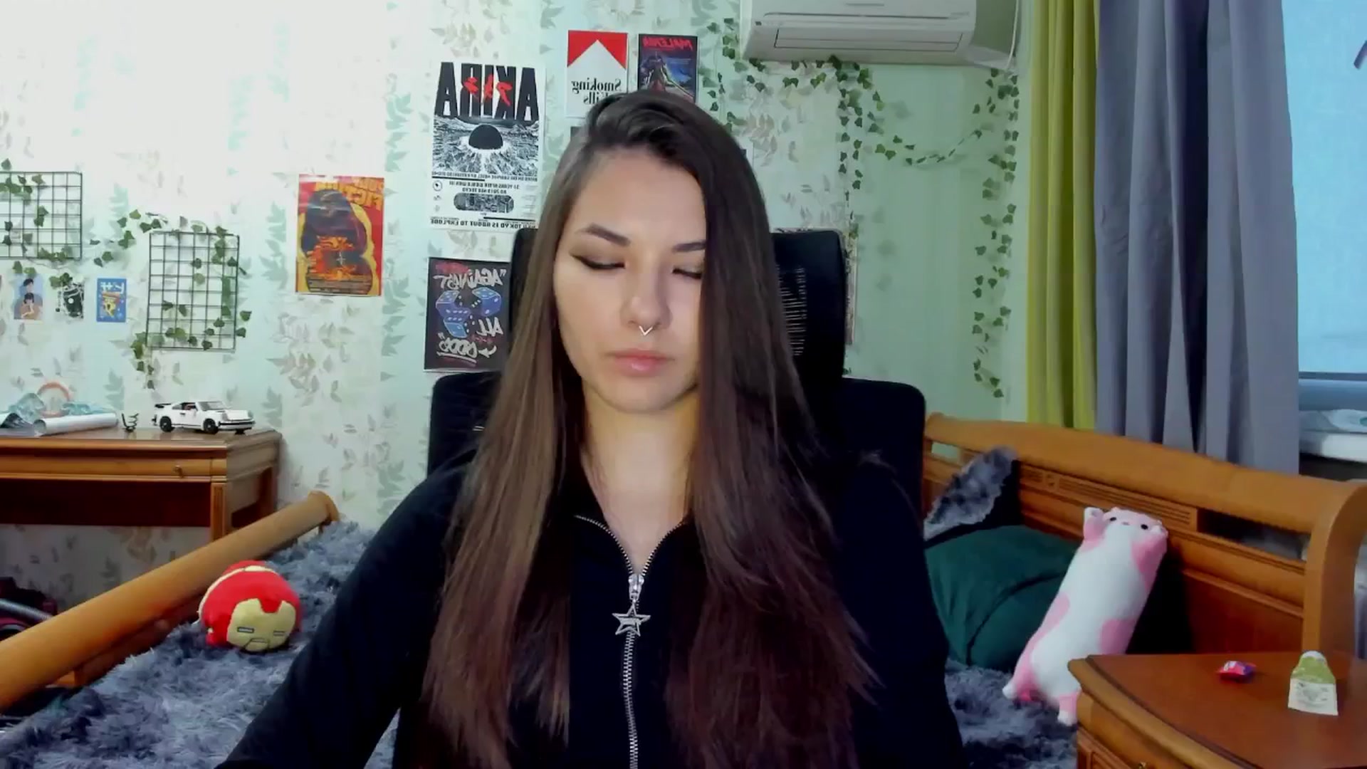 Gallery image thumbnail from AmnesiaGirl1's myfreecams stream on, 05/06/2025, 17:25 image 5 of 20
