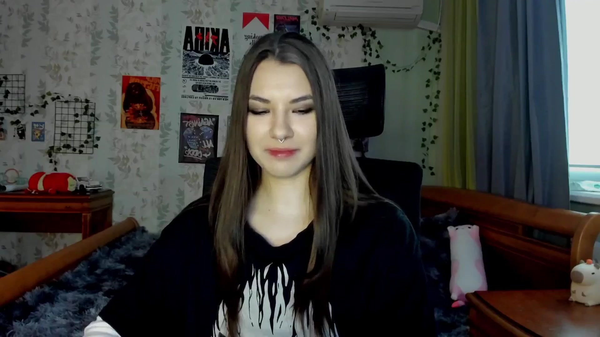 Gallery image thumbnail from AmnesiaGirl1's myfreecams stream on, 05/08/2025, 17:12 image 15 of 20