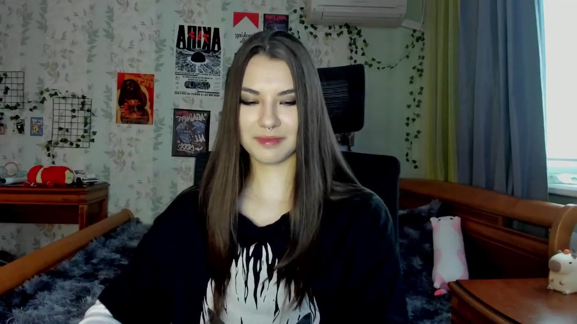 Gallery image thumbnail from AmnesiaGirl1's myfreecams stream on, 05/08/2025, 17:12 image 12 of 20