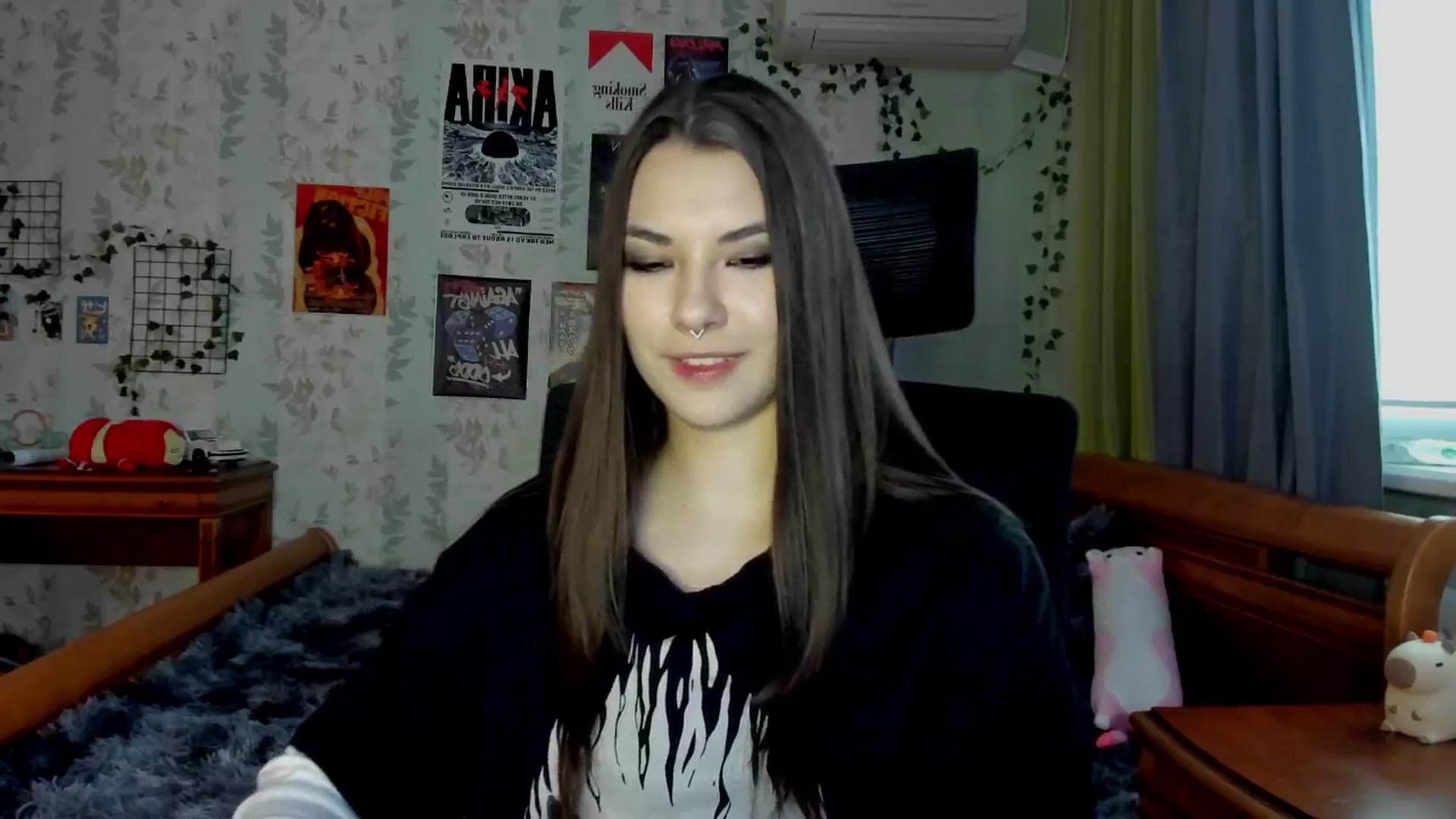 Gallery image thumbnail from AmnesiaGirl1's myfreecams stream on, 05/08/2025, 17:12 image 14 of 20