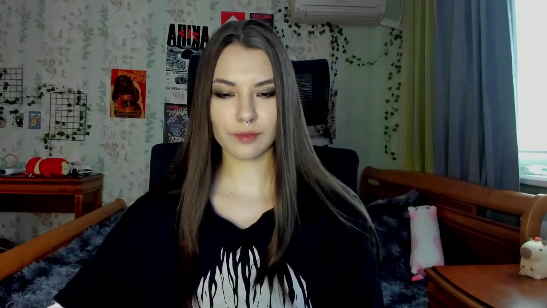 Gallery image thumbnail from AmnesiaGirl1's myfreecams stream on, 05/08/2025, 17:12 image 7 of 20