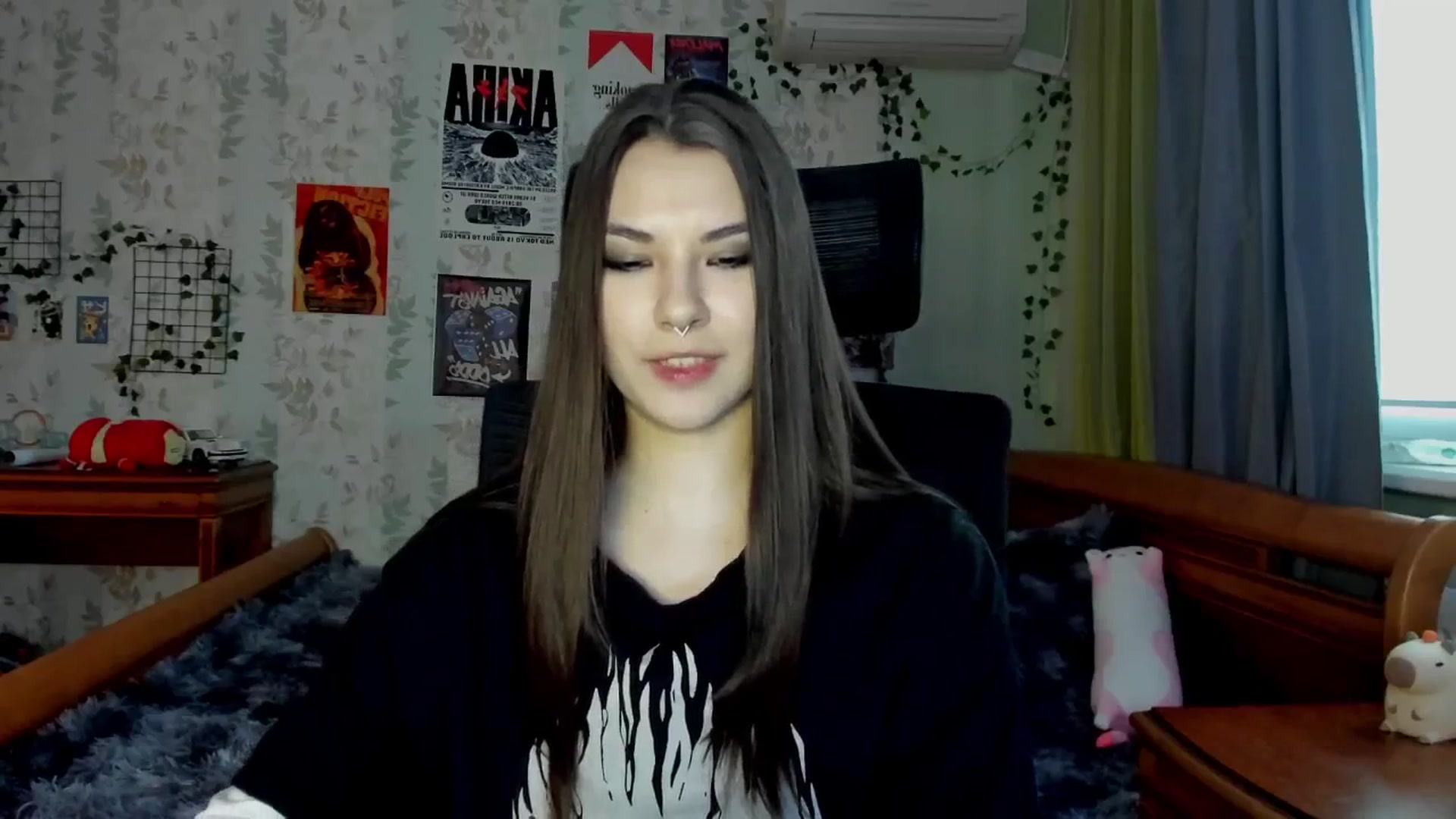 Gallery image thumbnail from AmnesiaGirl1's myfreecams stream on, 05/08/2025, 17:12 image 16 of 20