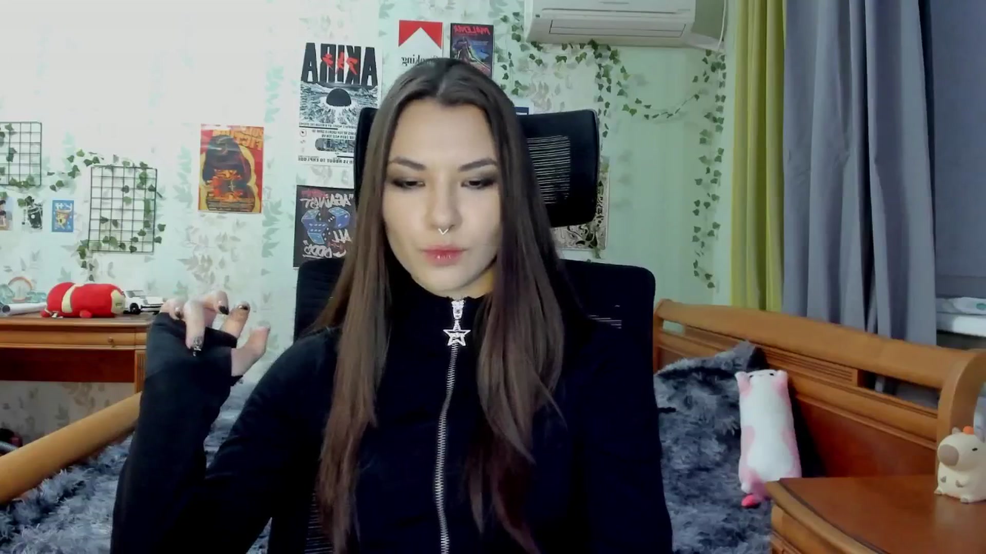 Gallery image thumbnail from AmnesiaGirl1's myfreecams stream on, 05/08/2025, 18:45 image 19 of 20