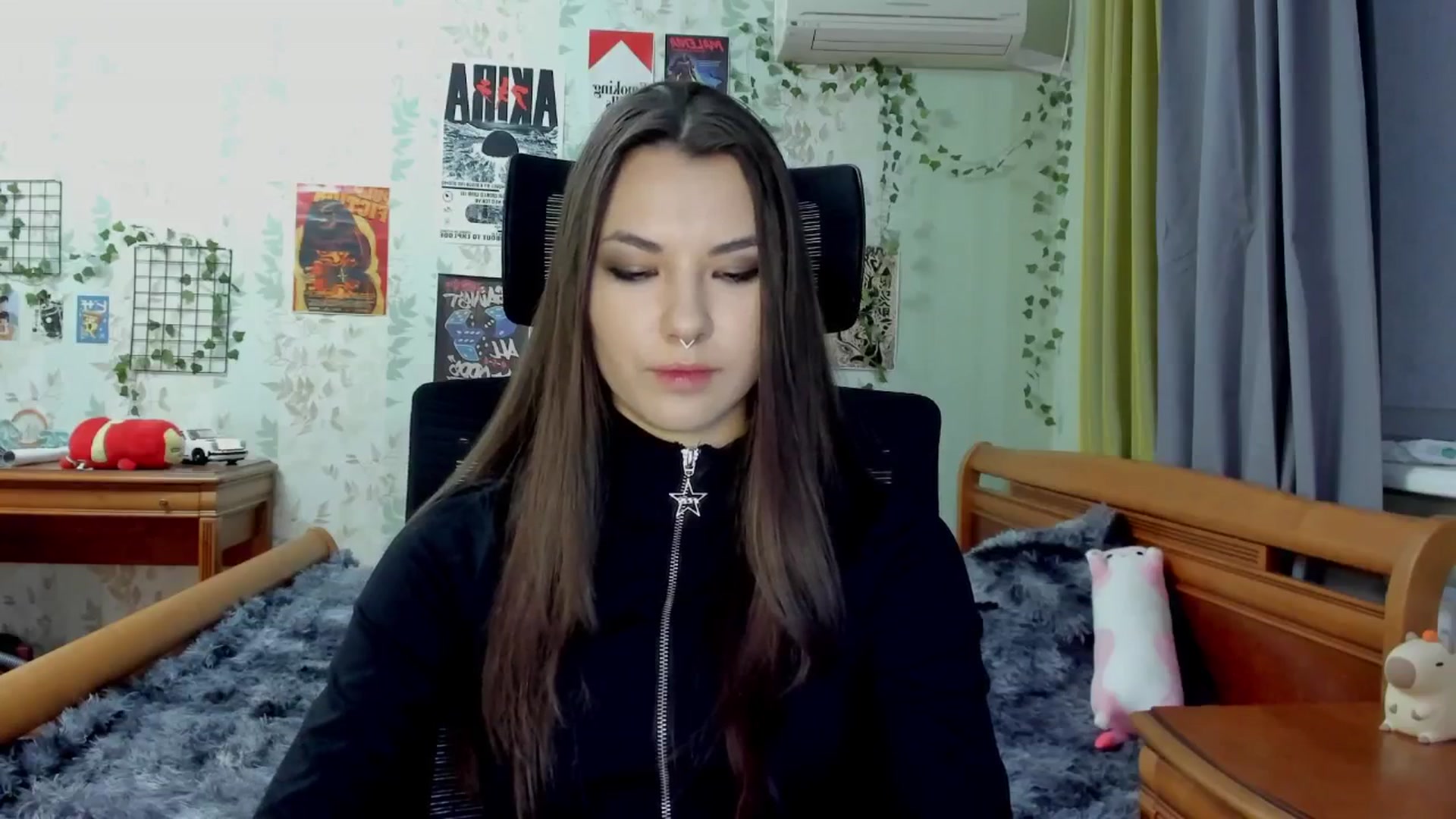 Gallery image thumbnail from AmnesiaGirl1's myfreecams stream on, 05/08/2025, 18:45 image 16 of 20