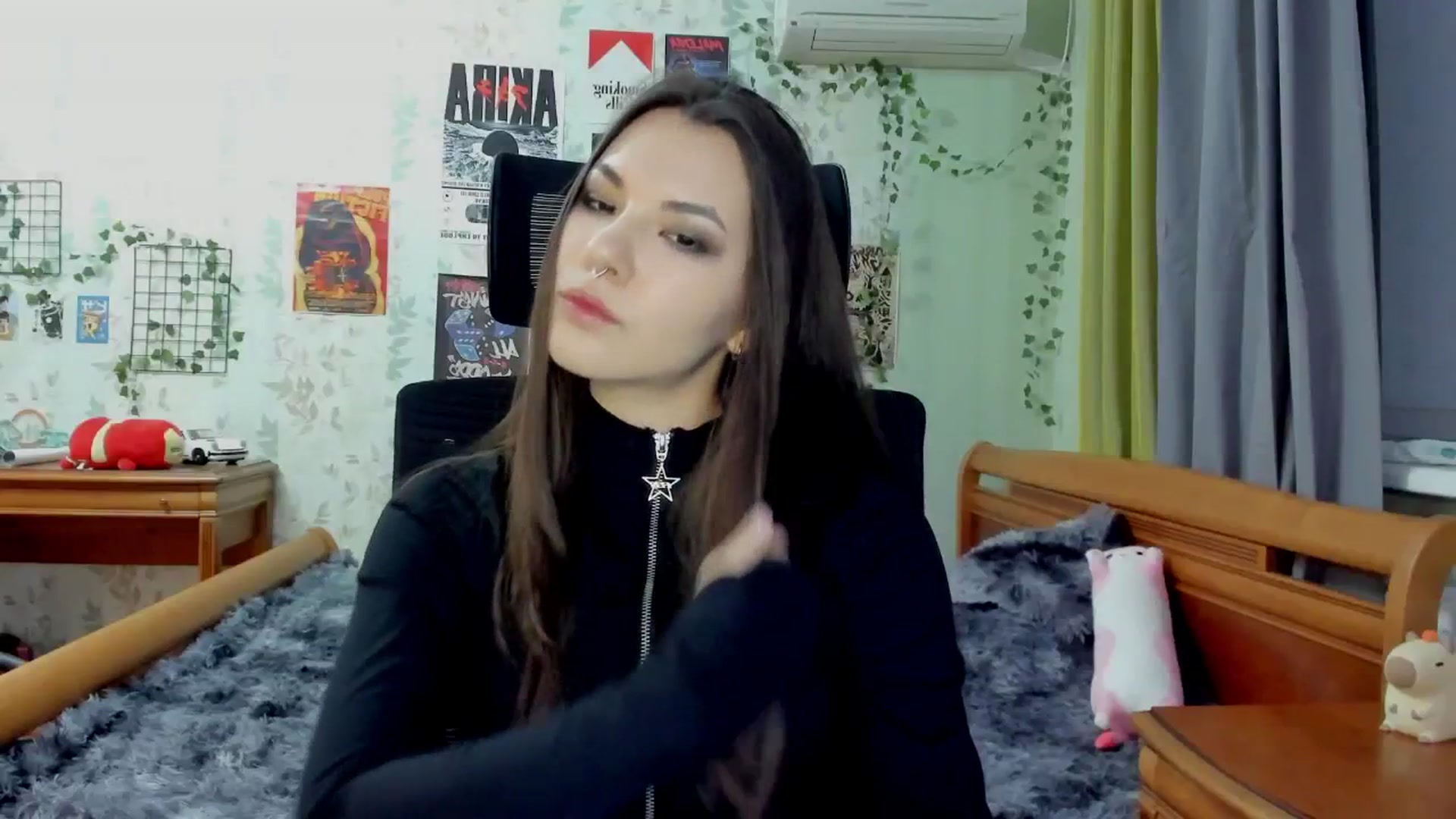 Gallery image thumbnail from AmnesiaGirl1's myfreecams stream on, 05/08/2025, 18:45 image 5 of 20