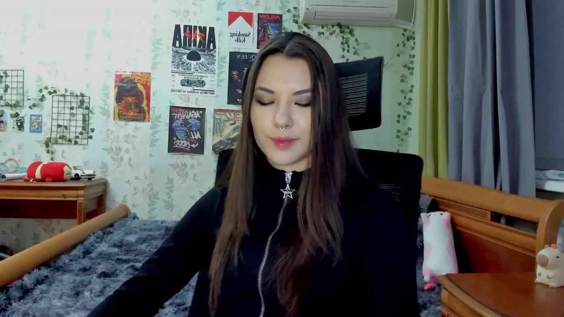 Gallery image thumbnail from AmnesiaGirl1's myfreecams stream on, 05/08/2025, 18:45 image 17 of 20