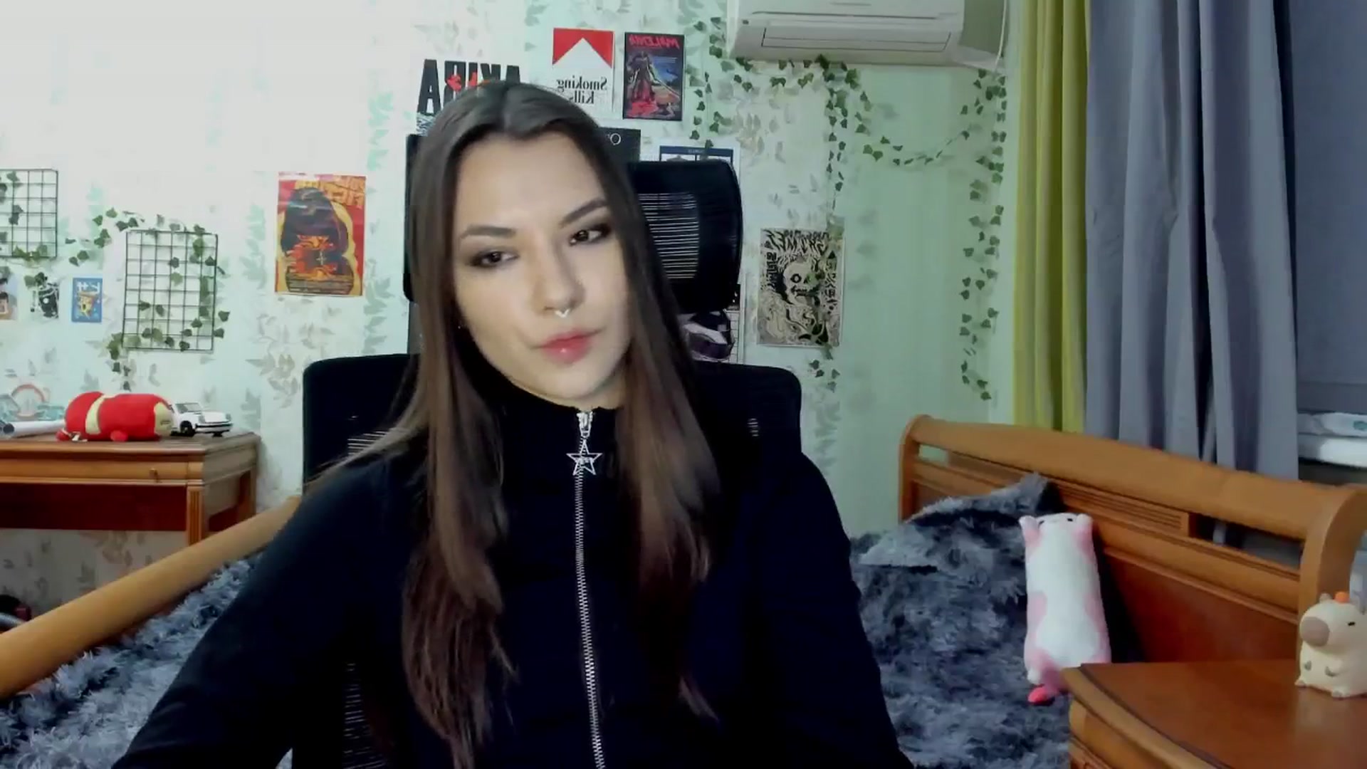 Gallery image thumbnail from AmnesiaGirl1's myfreecams stream on, 05/08/2025, 18:45 image 14 of 20