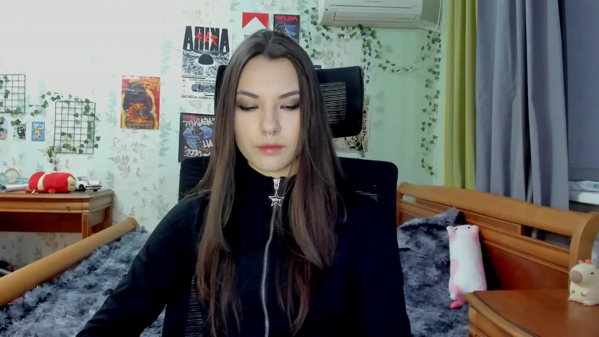 Gallery image thumbnail from AmnesiaGirl1's myfreecams stream on, 05/08/2025, 18:45 image 6 of 20