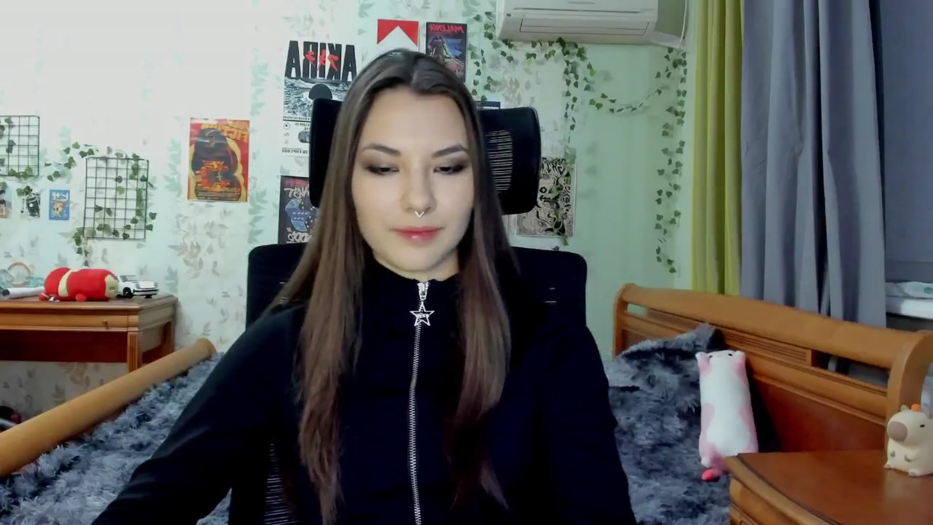 Gallery image thumbnail from AmnesiaGirl1's myfreecams stream on, 05/08/2025, 18:45 image 10 of 20