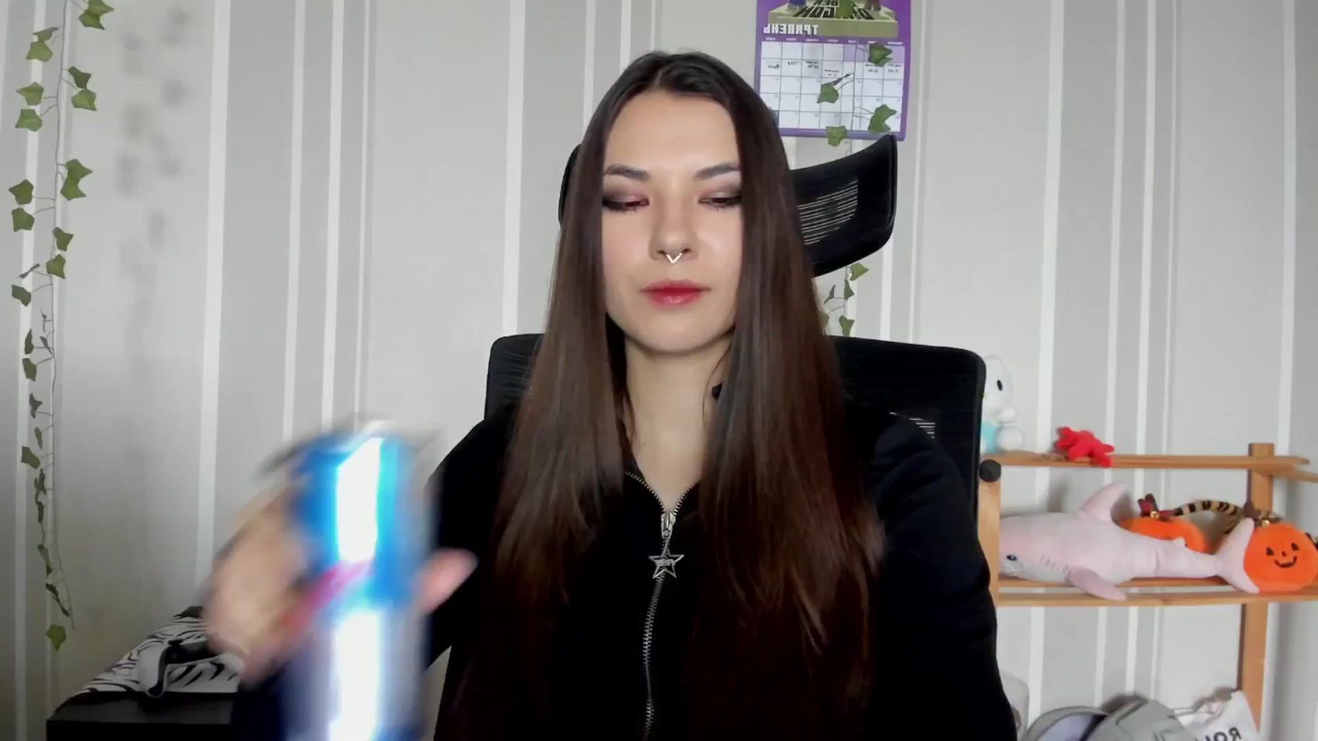 Gallery image thumbnail from AmnesiaGirl1's myfreecams stream on, 05/13/2025, 15:05 image 16 of 20
