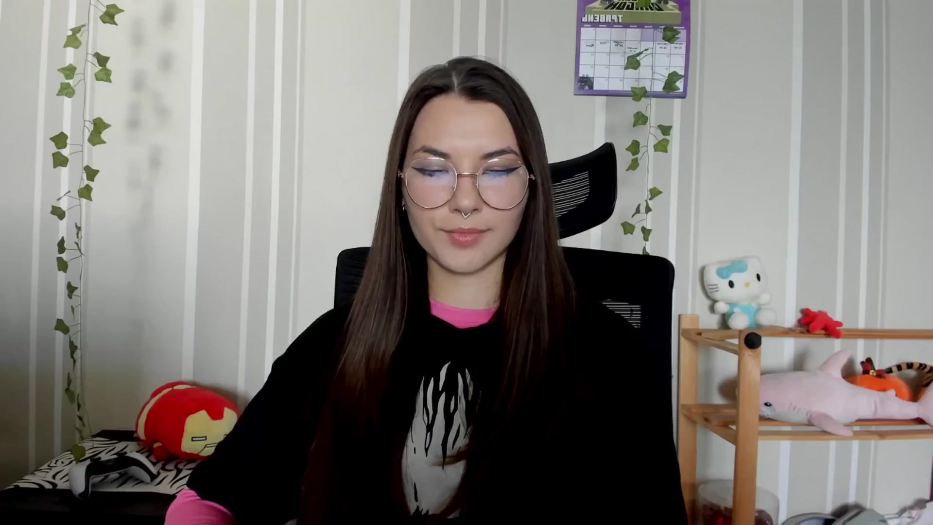 Gallery image thumbnail from AmnesiaGirl1's myfreecams stream on, 05/14/2025, 16:00 image 6 of 20