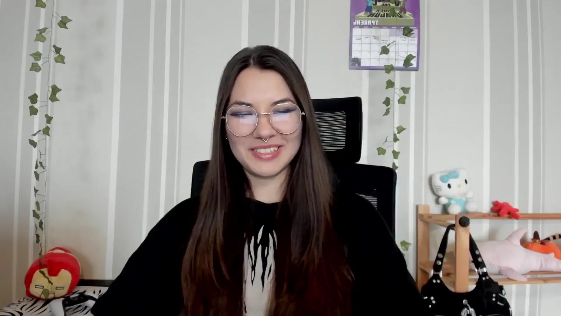 Gallery image thumbnail from AmnesiaGirl1's myfreecams stream on, 05/17/2025, 11:31 image 9 of 20