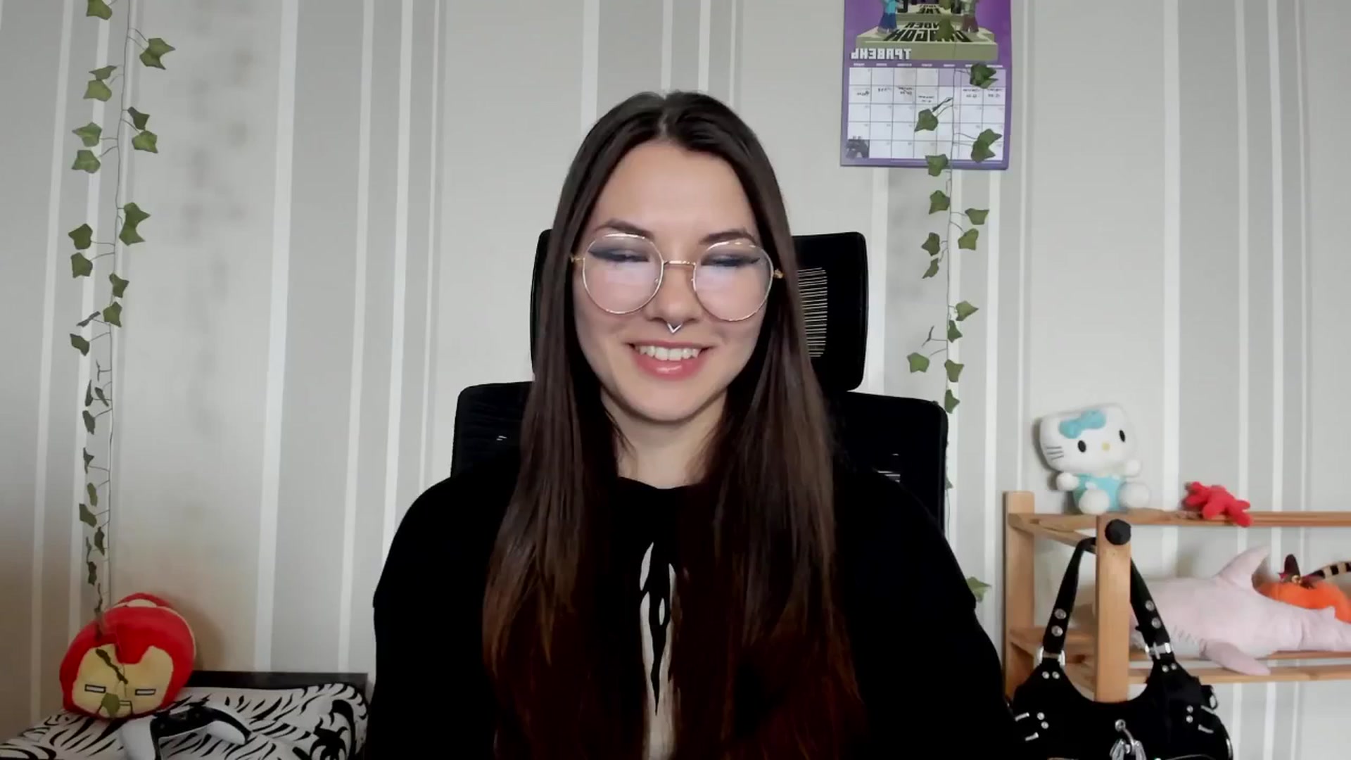 Gallery image thumbnail from AmnesiaGirl1's myfreecams stream on, 05/17/2025, 11:31 image 13 of 20