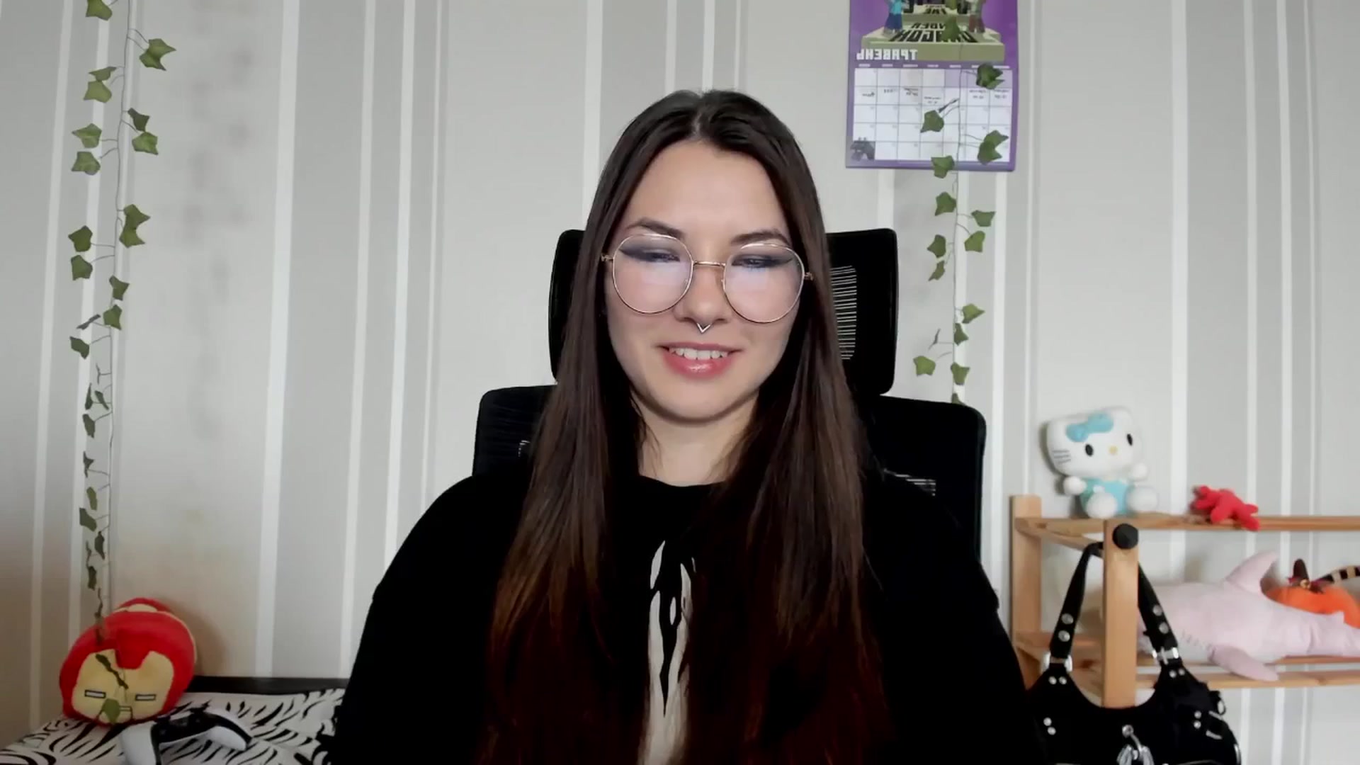 Gallery image thumbnail from AmnesiaGirl1's myfreecams stream on, 05/17/2025, 11:31 image 14 of 20