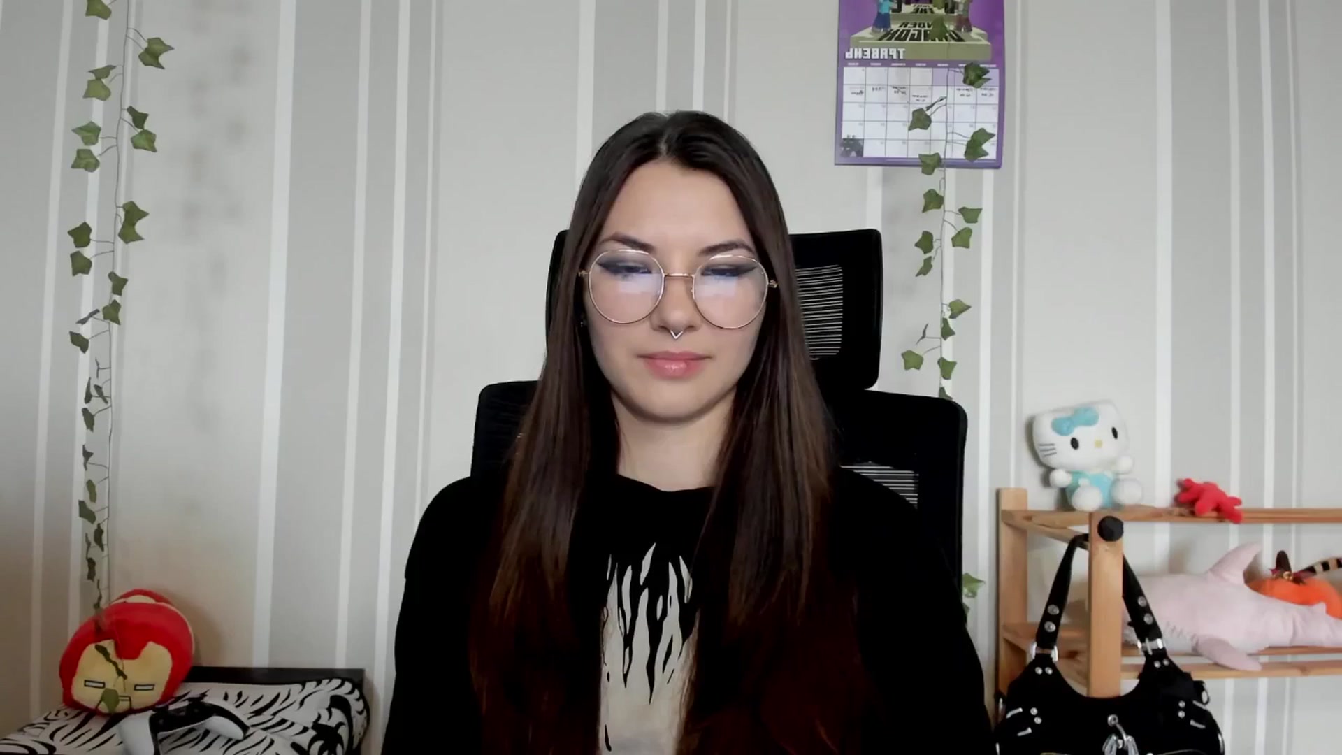 Gallery image thumbnail from AmnesiaGirl1's myfreecams stream on, 05/17/2025, 11:31 image 12 of 20