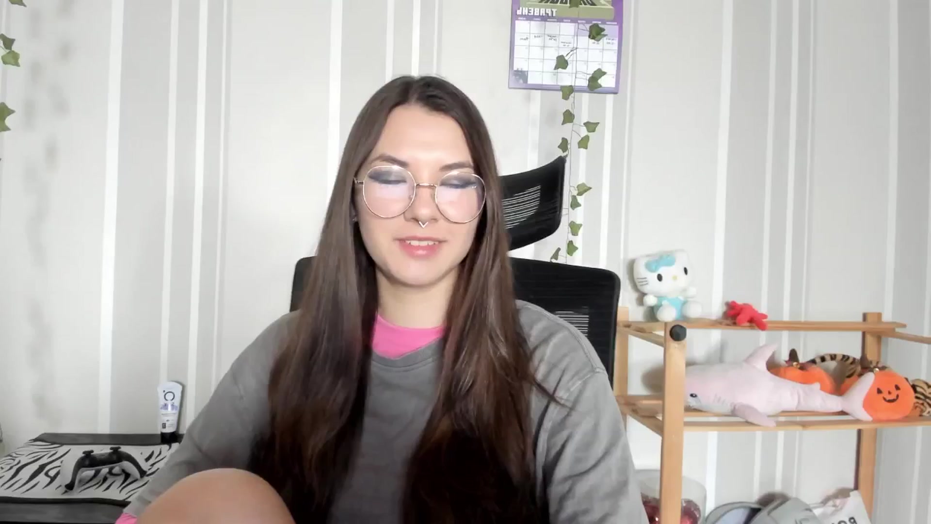 Gallery image thumbnail from AmnesiaGirl1's myfreecams stream on, 05/21/2025, 10:21 image 6 of 20