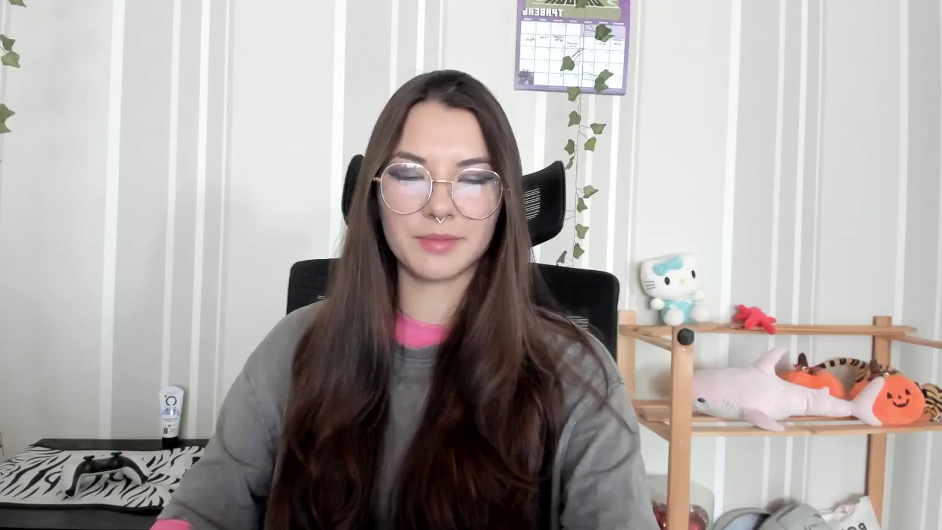 Gallery image thumbnail from AmnesiaGirl1's myfreecams stream on, 05/21/2025, 10:21 image 15 of 20