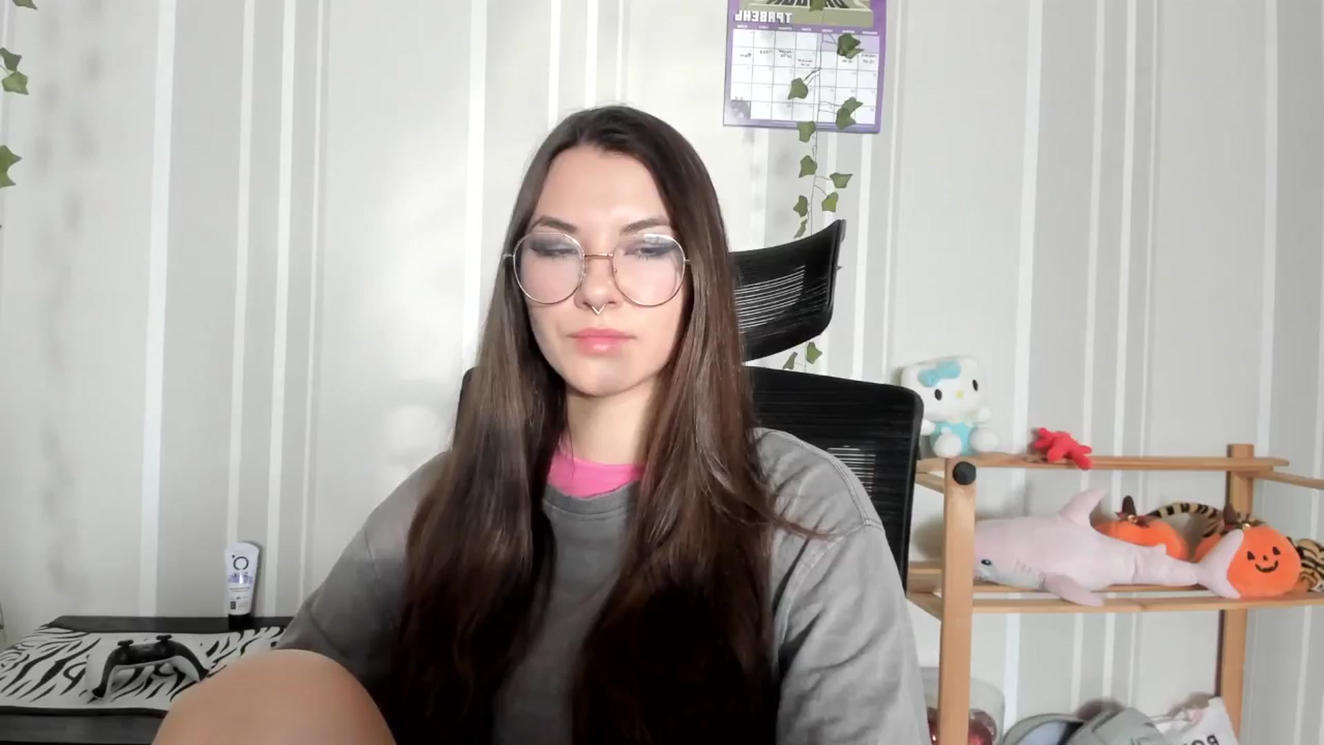 Gallery image thumbnail from AmnesiaGirl1's myfreecams stream on, 05/21/2025, 10:21 image 5 of 20