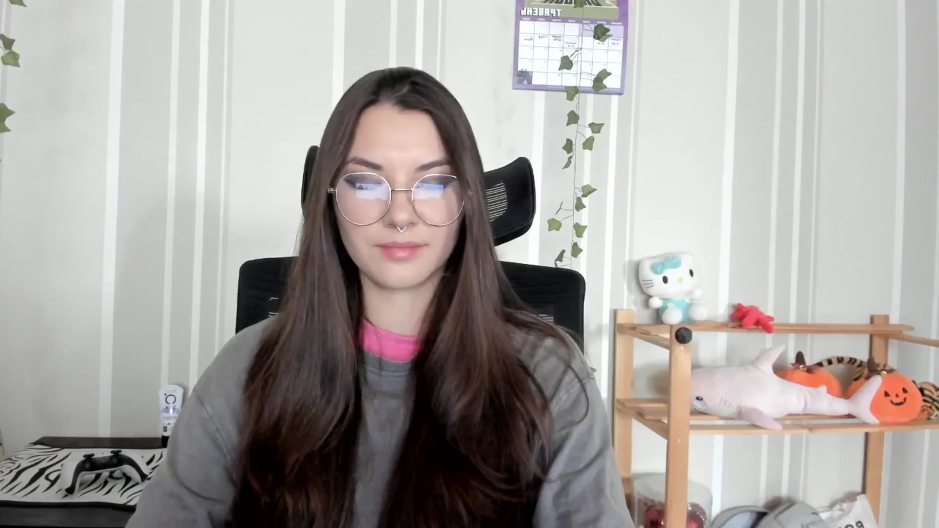 Gallery image thumbnail from AmnesiaGirl1's myfreecams stream on, 05/21/2025, 10:21 image 17 of 20