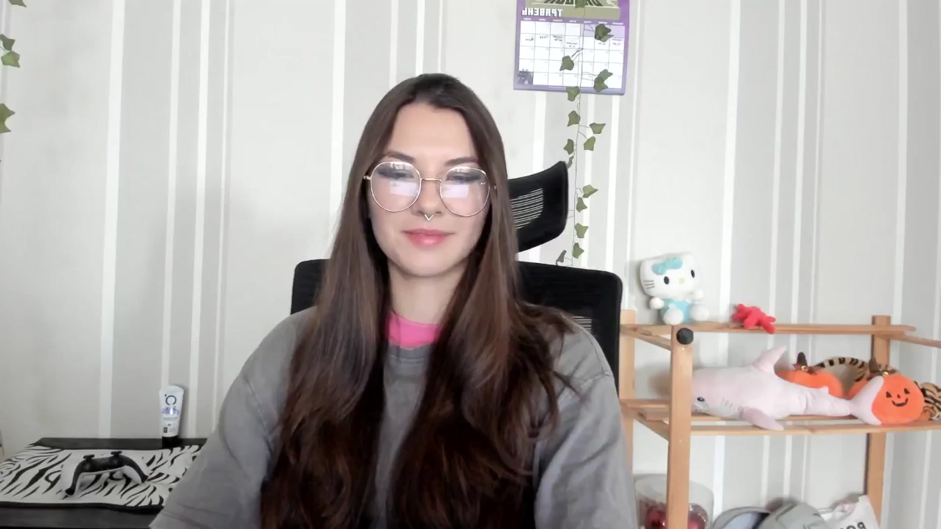 Gallery image thumbnail from AmnesiaGirl1's myfreecams stream on, 05/21/2025, 10:21 image 13 of 20