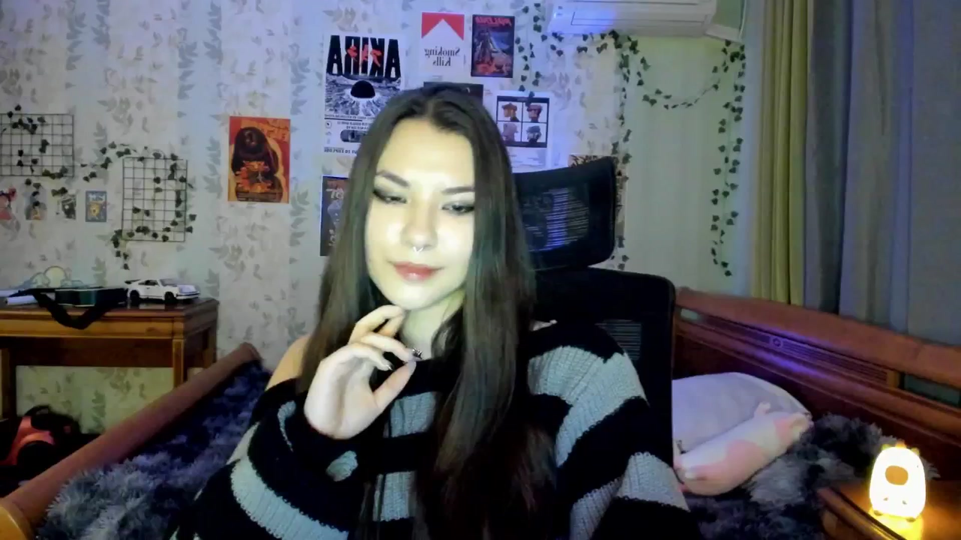 Gallery image thumbnail from AmnesiaGirl1's myfreecams stream on, 05/24/2025, 18:03 image 19 of 20