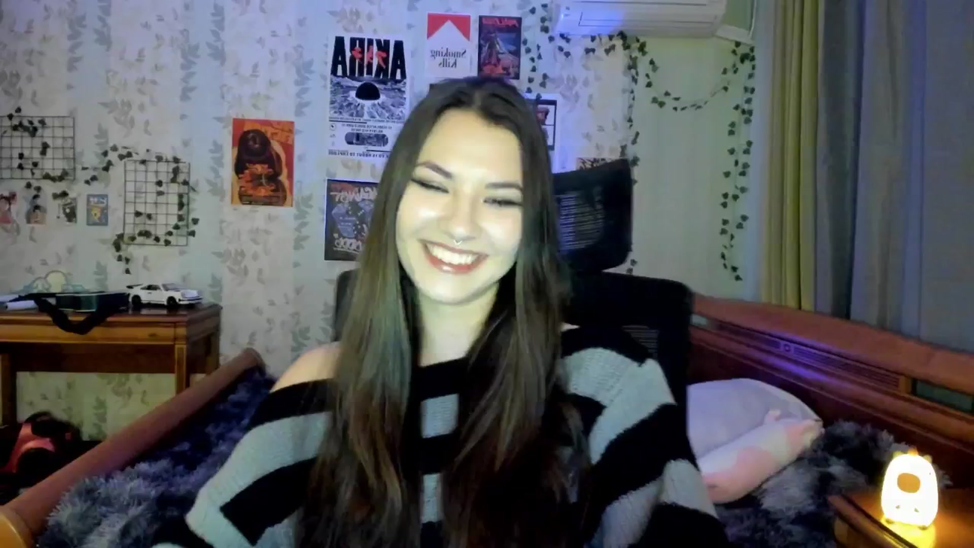 Gallery image thumbnail from AmnesiaGirl1's myfreecams stream on, 05/24/2025, 18:03 image 5 of 20