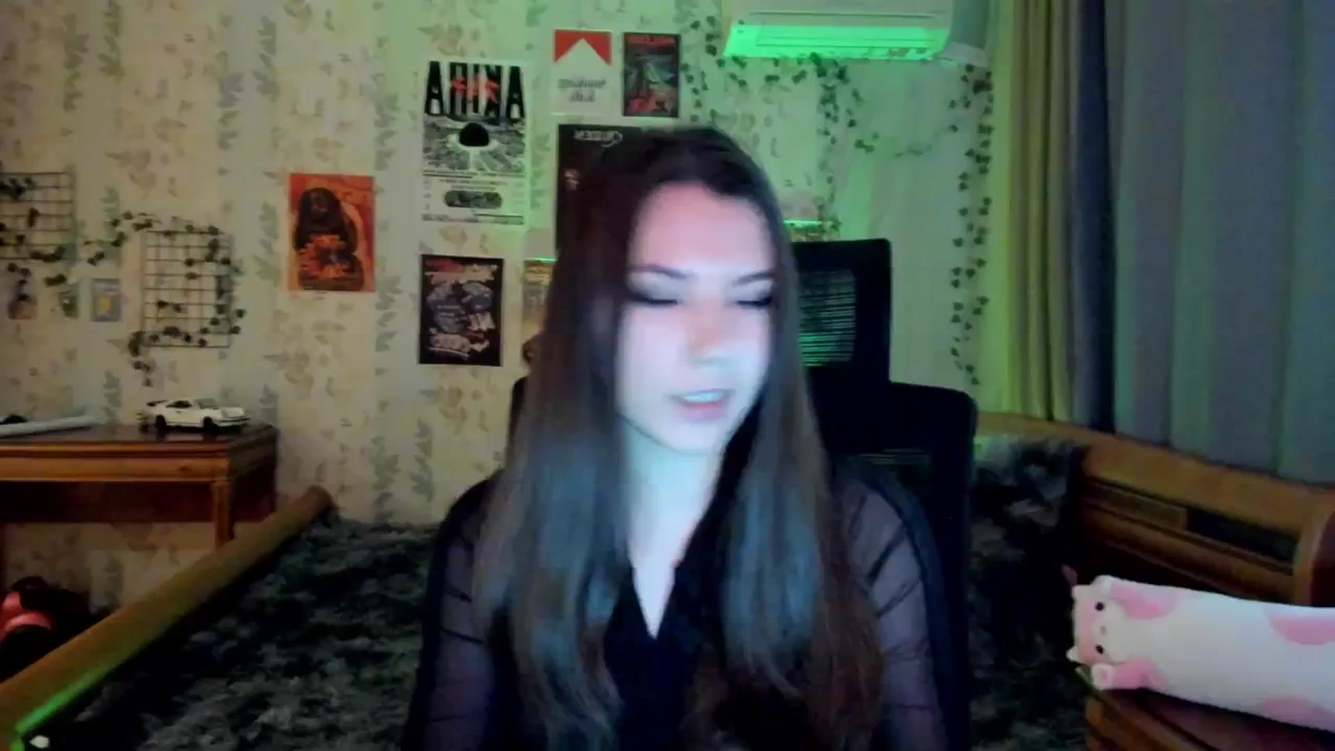 Gallery image thumbnail from AmnesiaGirl1's myfreecams stream on, 05/26/2025, 17:23 image 1 of 20
