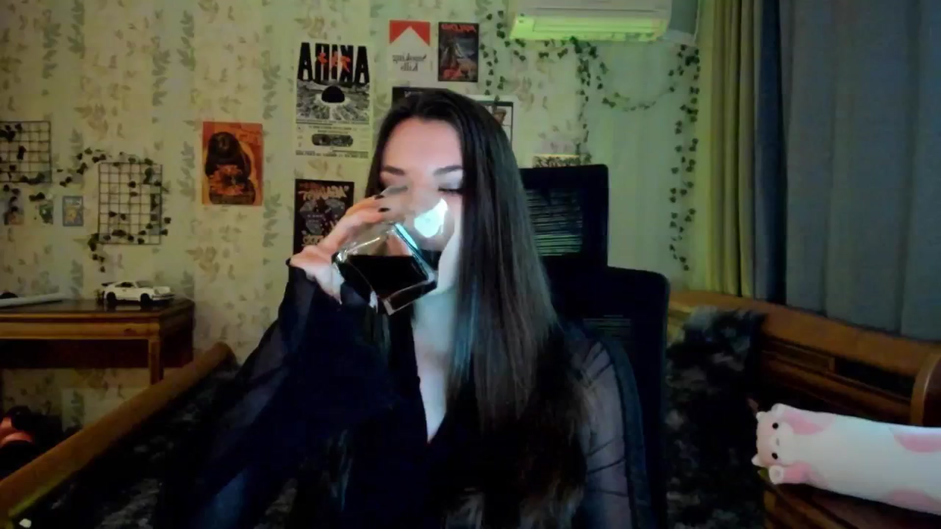 Gallery image thumbnail from AmnesiaGirl1's myfreecams stream on, 05/26/2025, 17:23 image 6 of 20