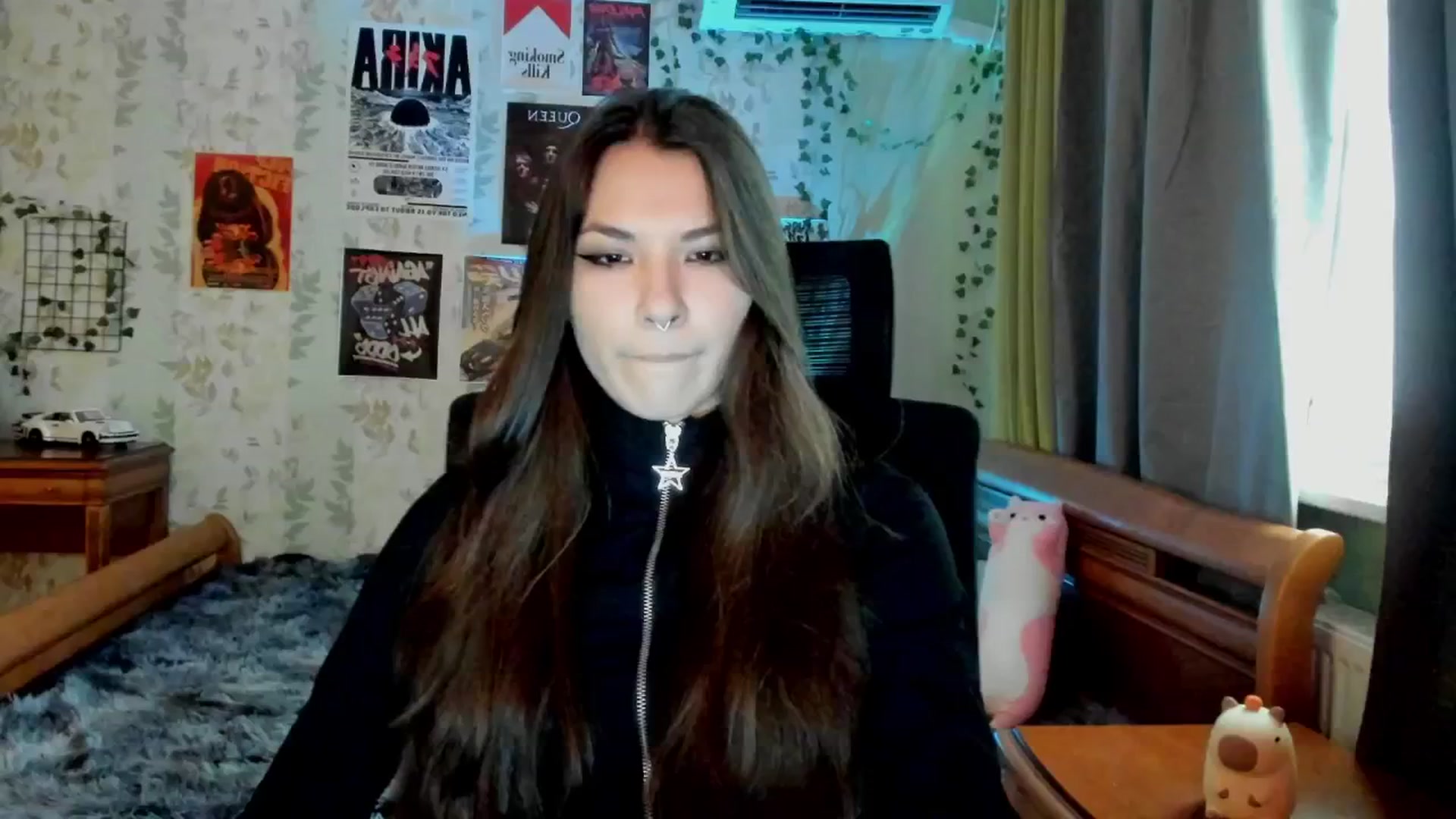 Gallery image thumbnail from AmnesiaGirl1's myfreecams stream on, 06/02/2025, 17:09 image 19 of 20