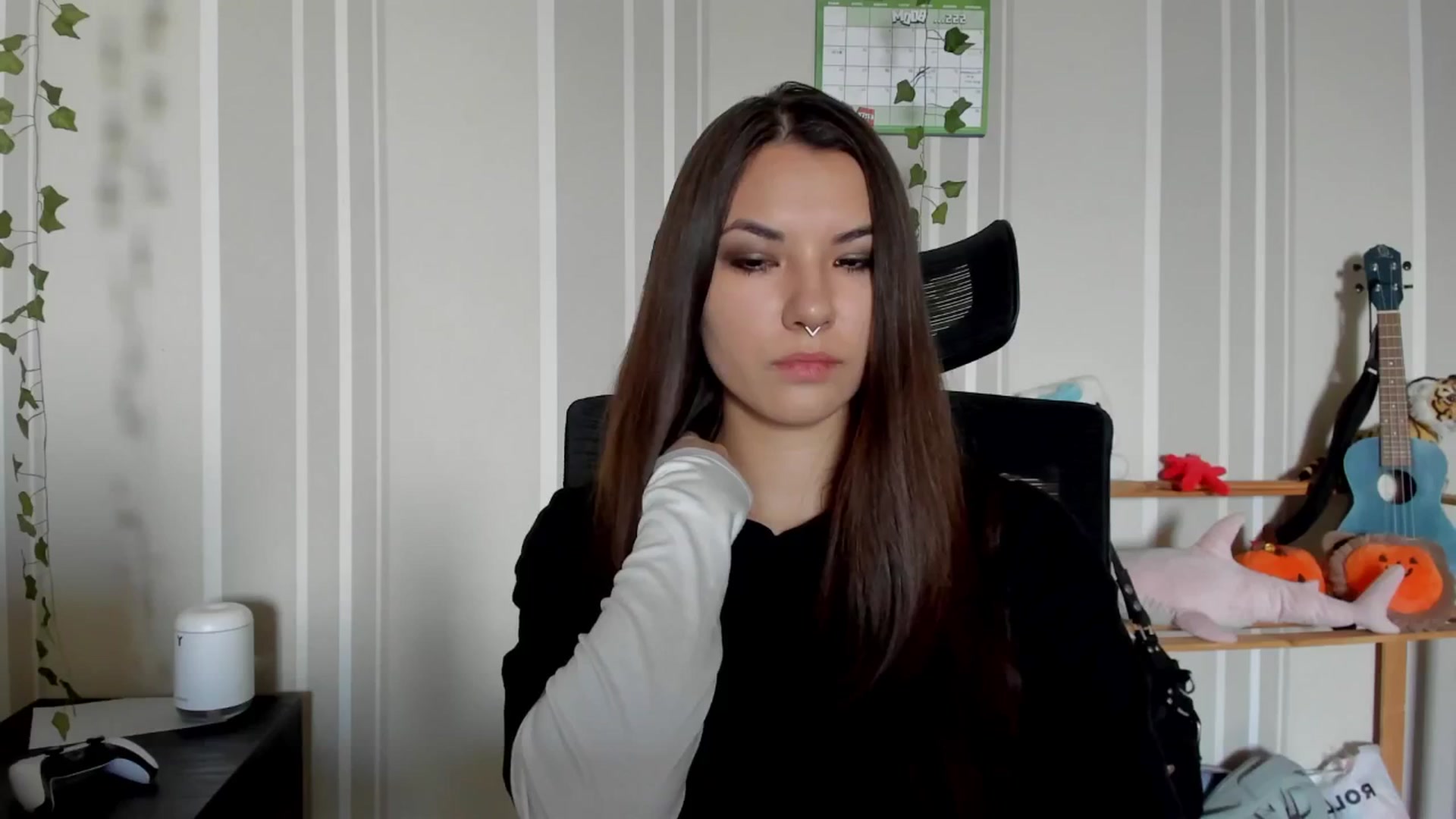 Gallery image thumbnail from AmnesiaGirl1's myfreecams stream on, 06/17/2025, 15:02 image 4 of 20