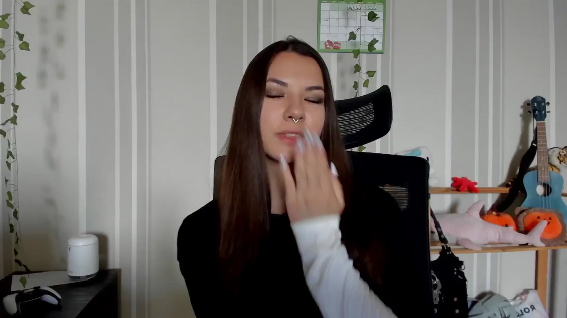 Gallery image thumbnail from AmnesiaGirl1's myfreecams stream on, 06/17/2025, 15:02 image 10 of 20