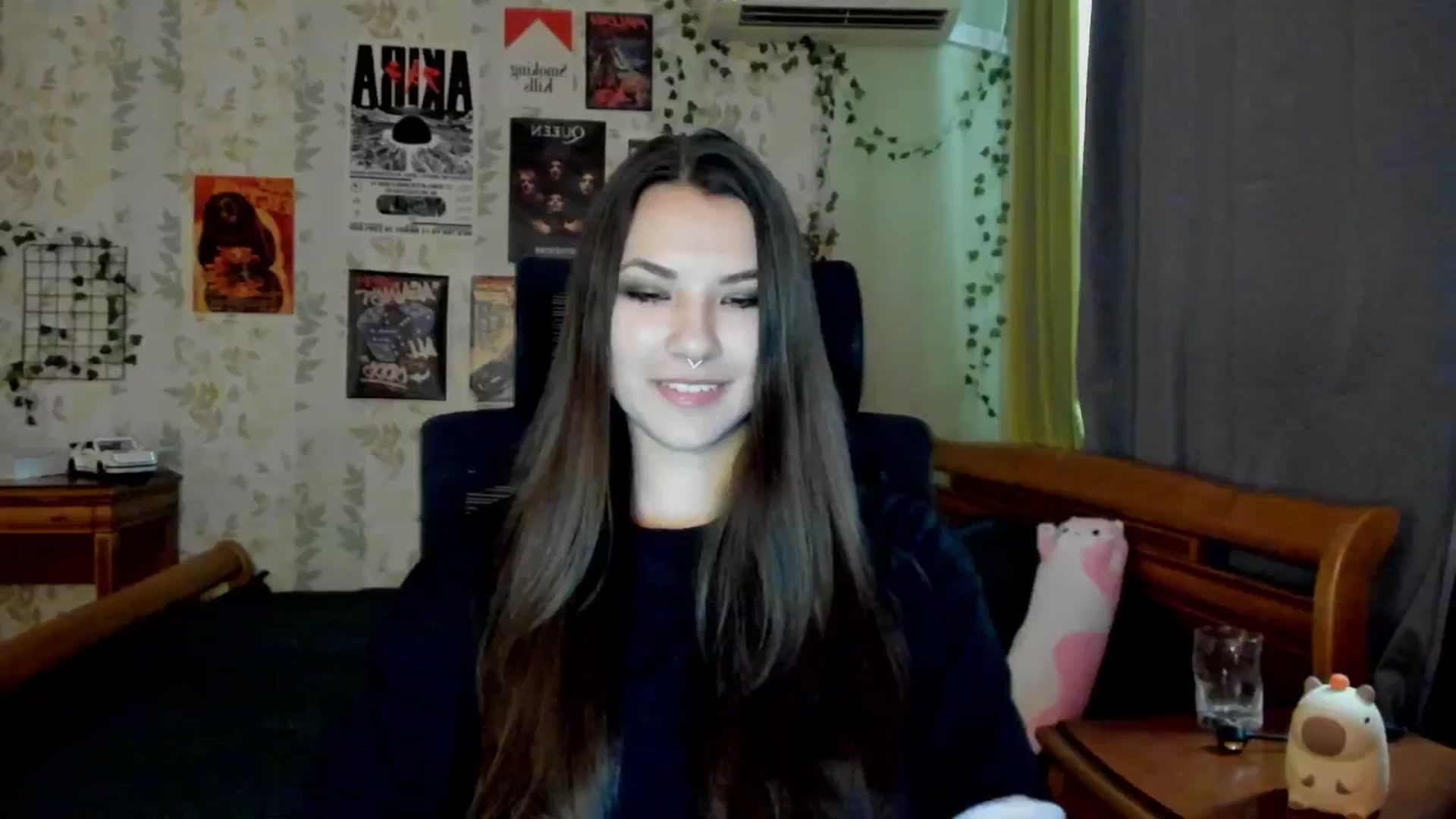 Gallery image thumbnail from AmnesiaGirl1's myfreecams stream on, 06/18/2025, 14:45 image 16 of 20