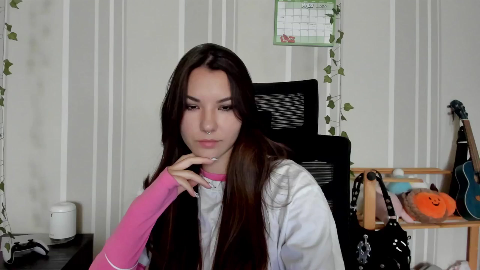 Gallery image thumbnail from AmnesiaGirl1's myfreecams stream on, 06/19/2025, 13:53 image 7 of 20