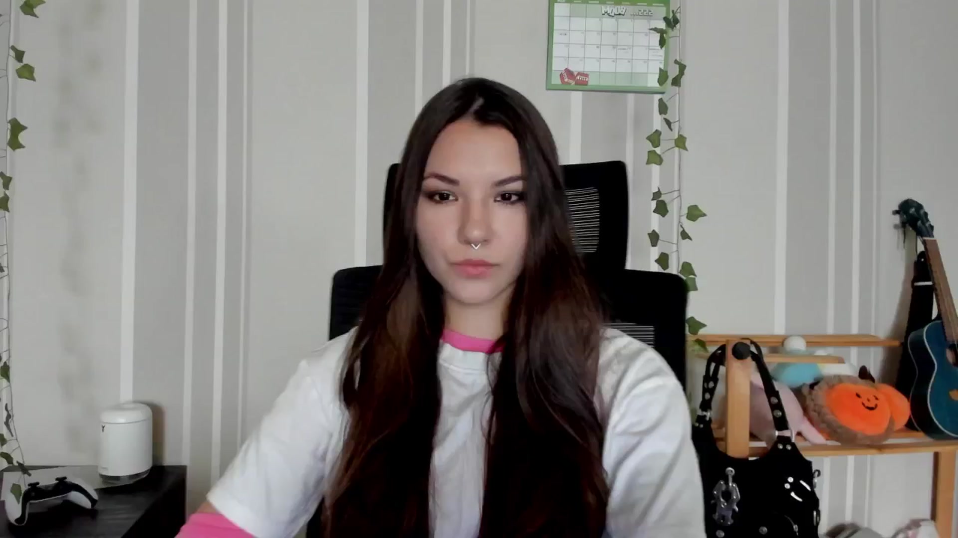 Gallery image thumbnail from AmnesiaGirl1's myfreecams stream on, 06/19/2025, 13:53 image 9 of 20